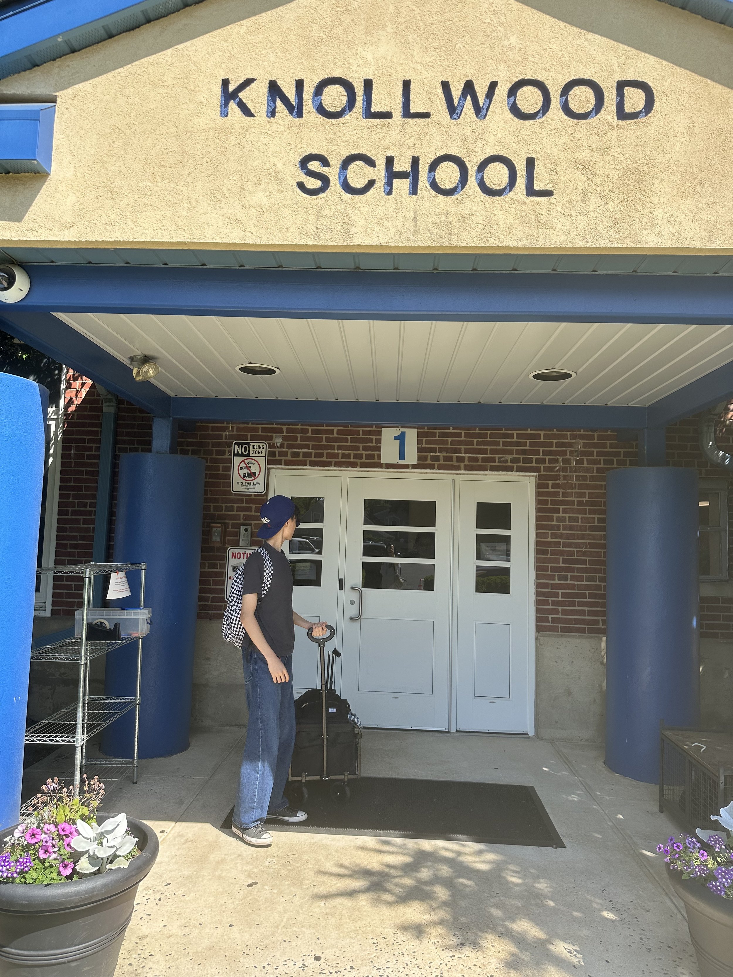 KNOLLWOOD-40-knollwood-school-sign-exterior.jpeg