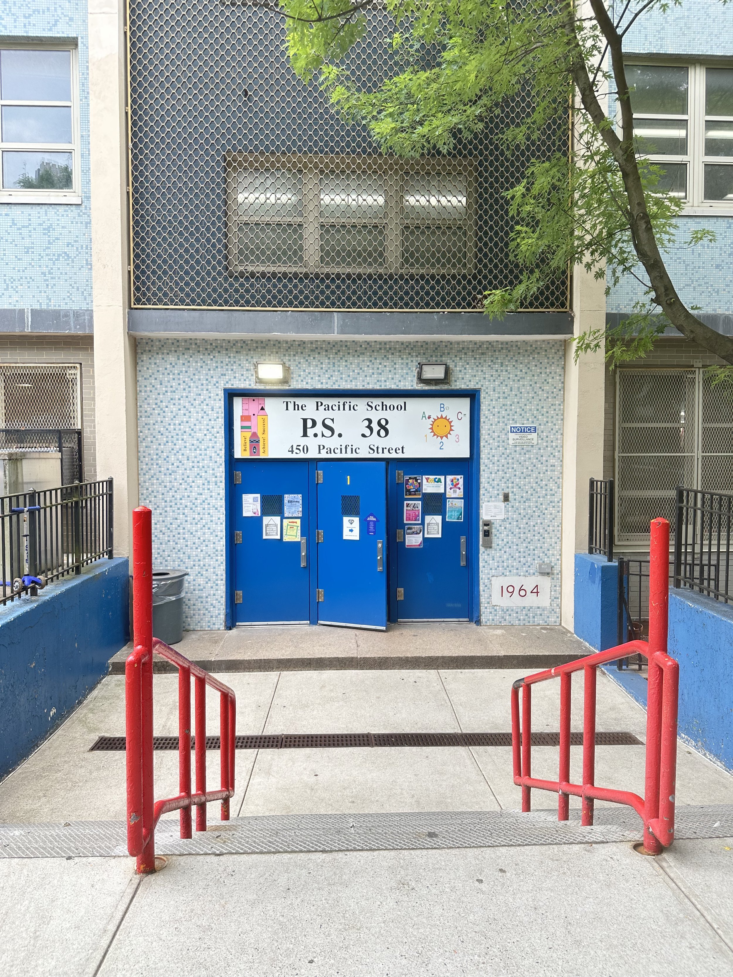 PS38-7-school-exterior-sign-pacific-street.jpeg