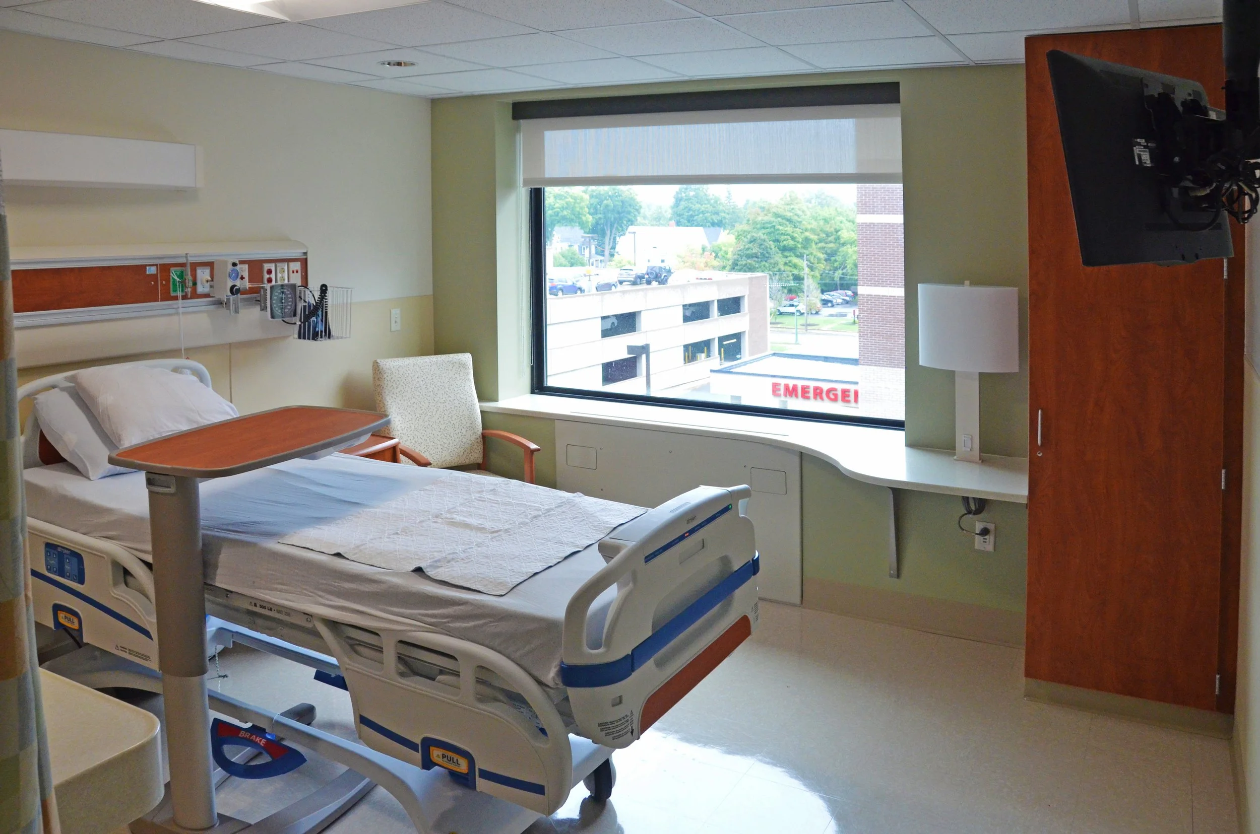 SMC_ARU_Int_InPatientRoom_8418.JPG