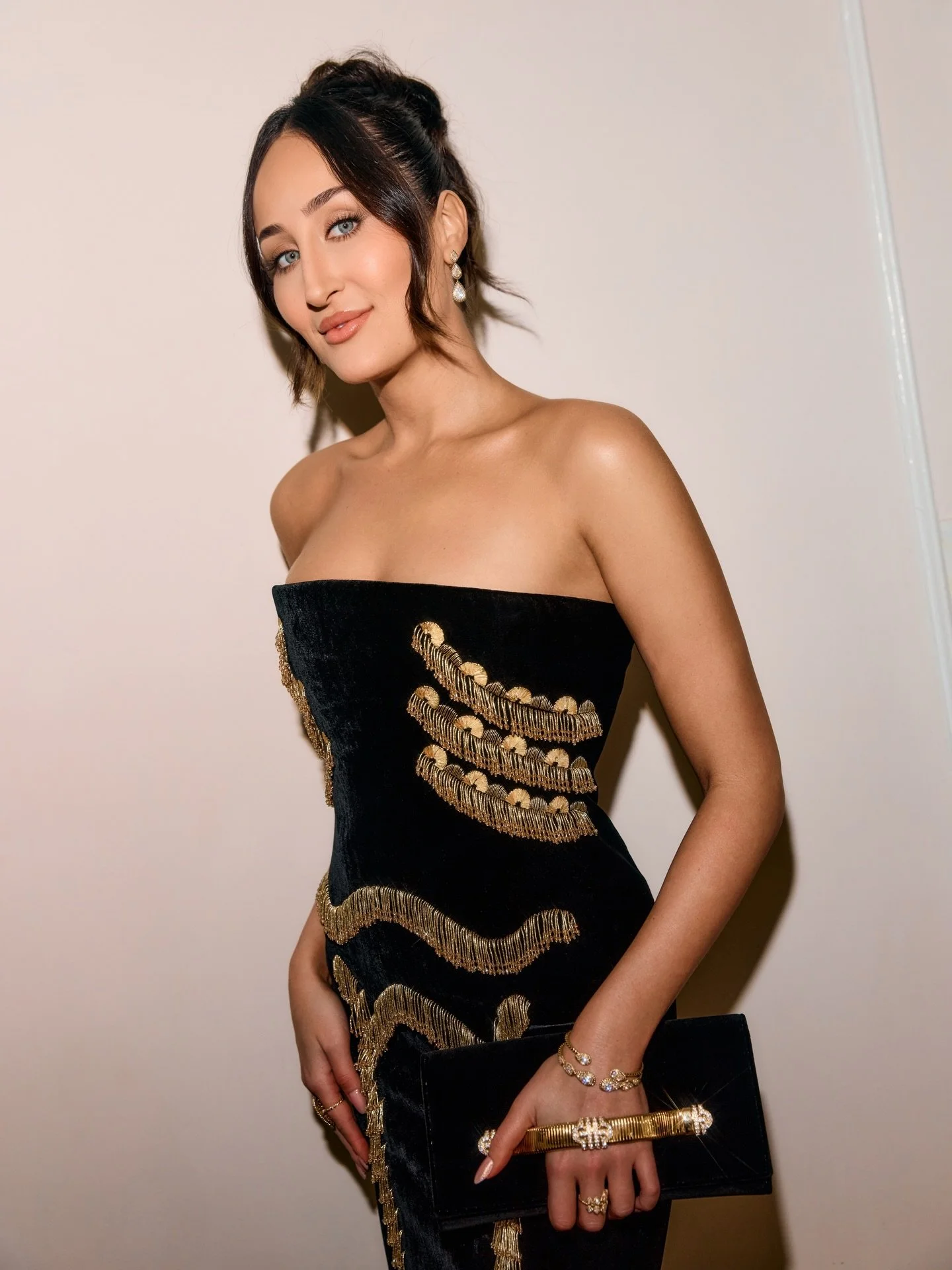 An evening at the Oscar&rsquo;s with Boucheron✨

#stylemaven #luxuryfashionconcierge #oscars #boucheron #eltonjohn