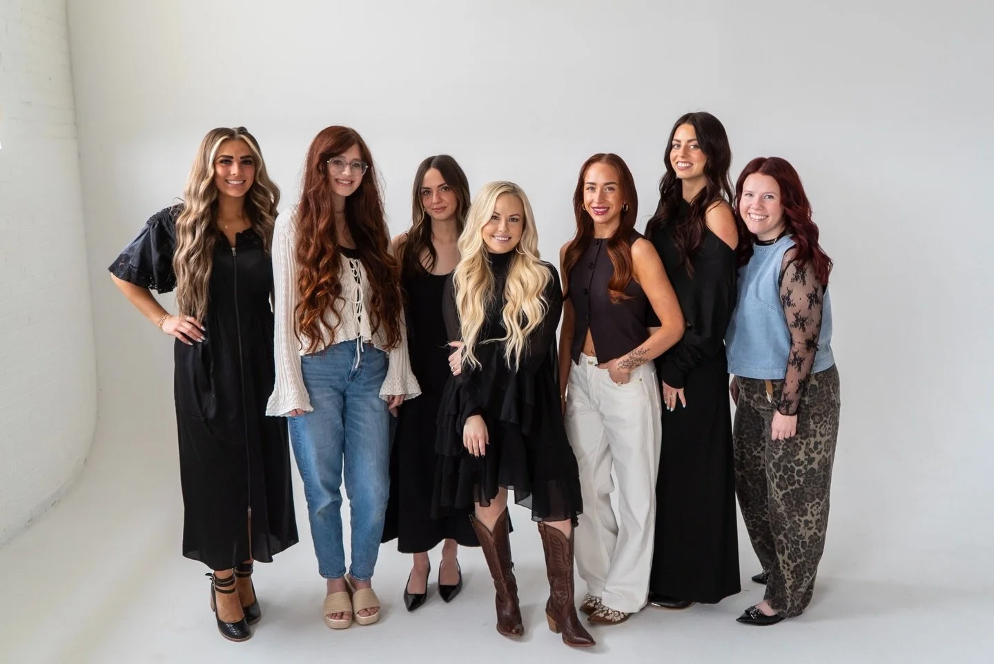 Meet the team🖤 

This is more than a salon.
This is a team.

Every stylist here brings something different to the table. Different strengths, different specialties, different personalities, but the same standard.

From lived-in blondes to luxury ext