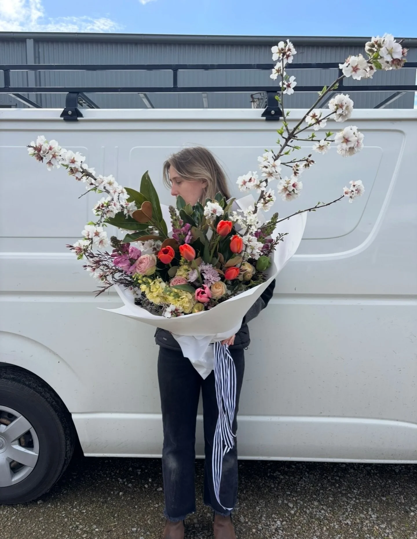 🌸 Seasonal bunch of the day 🌸
Available to order via our website www.chelsiefloraldesign.com.au or send me a message to secure your bunch!

Delivering across Albury, Wodonga, and surrounding areas tomorrow.
We&rsquo;ll also have limited availabilit