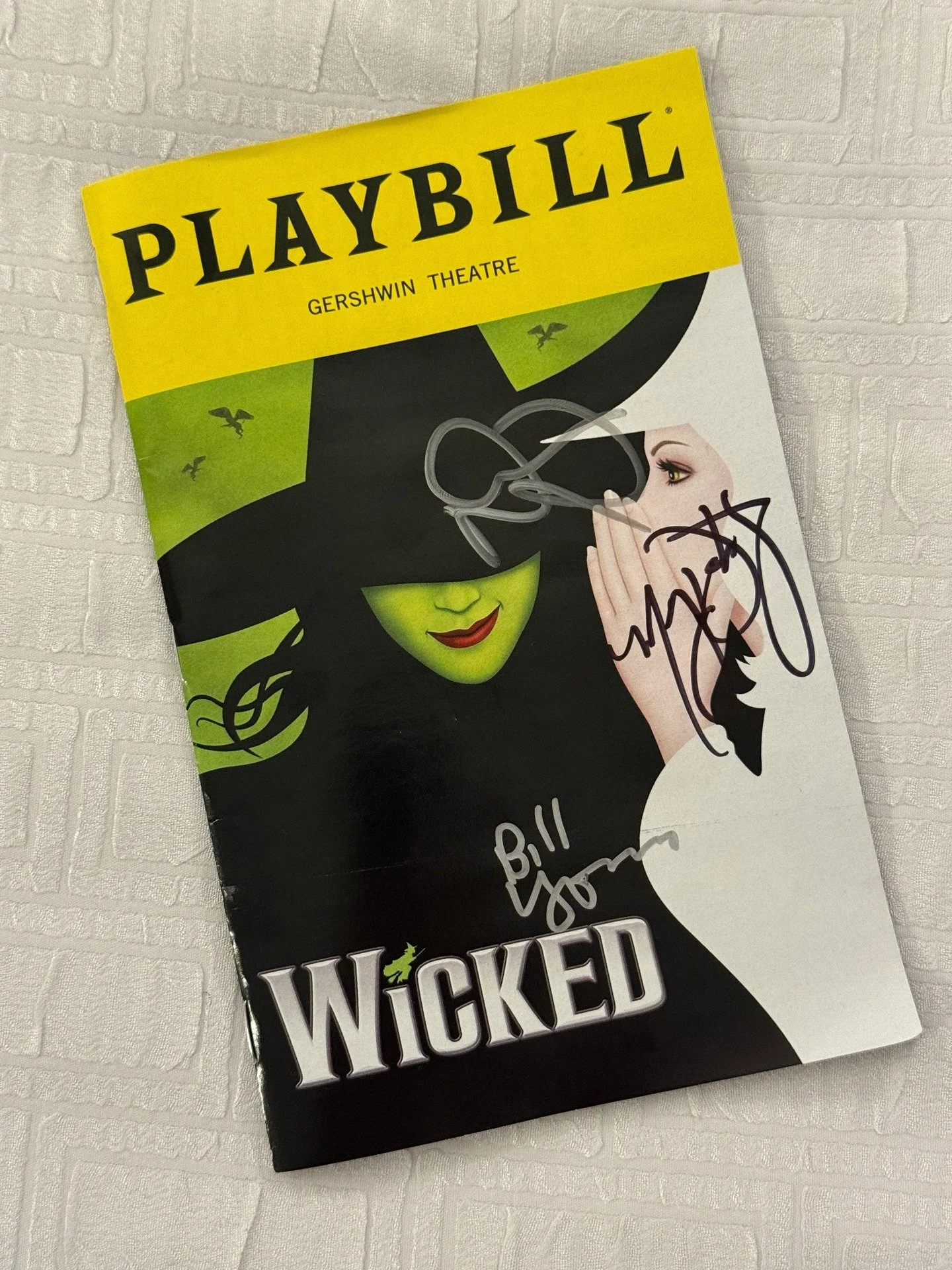Our review of Friday night's Wicked on Broadway is now live at PreviewNight.com (link in bio). Somehow it is even better than the excellent national tour! #wicked #broadway @wicked_musical