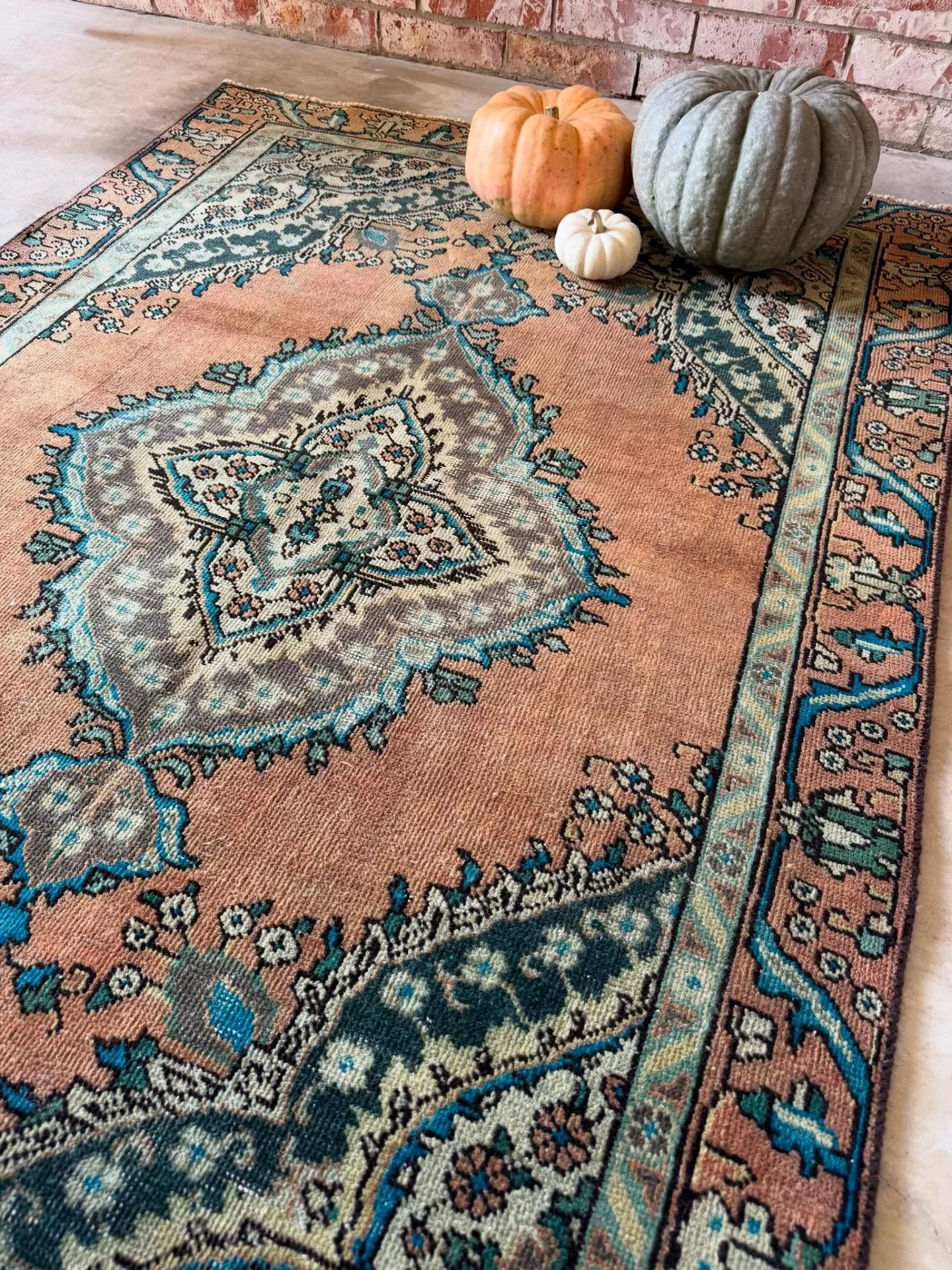🍂✨ Cozy season is calling, and Autumn Sage is answering. With her terracotta warmth and sage undertones, she&rsquo;s basically the pumpkin spice latte of vintage rugs&mdash;earthy, timeless, and made for crisp fall days at home. 🍁

4&rsquo;3 x 6&rs