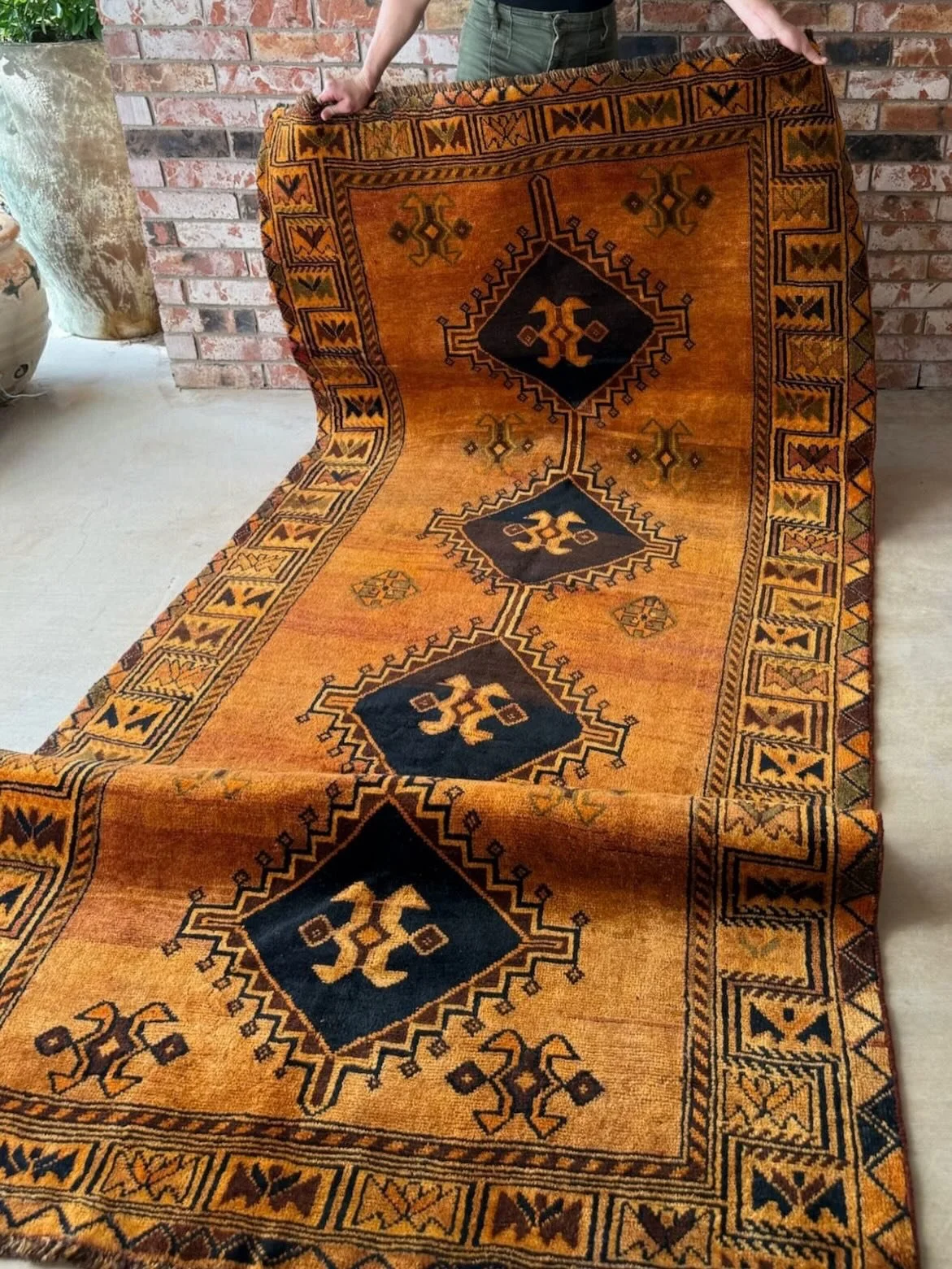 Some pieces feel instantly at home. Montecito Estate brings warmth, balance, and a quiet kind of beauty that doesn&rsquo;t need explaining.

4&rsquo;5 x 9&rsquo;3 | Montecito Estate

✨ Featured rug on our website
Check out the link in our bio to see 