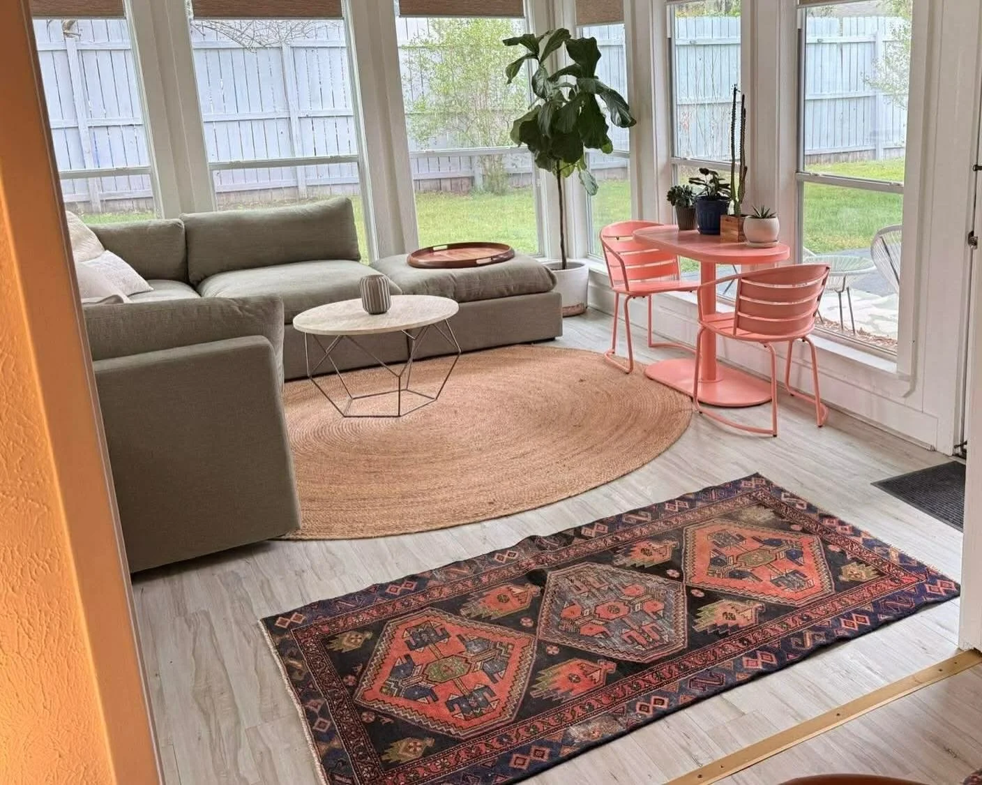 This one went to her new home today ✨
That color, that pattern&hellip; it is just so good in this space.

But don&rsquo;t worry, we&rsquo;ve got more fabulous pieces coming.

@TheRugLadies | therugladies.com | Because your boots deserve better floors