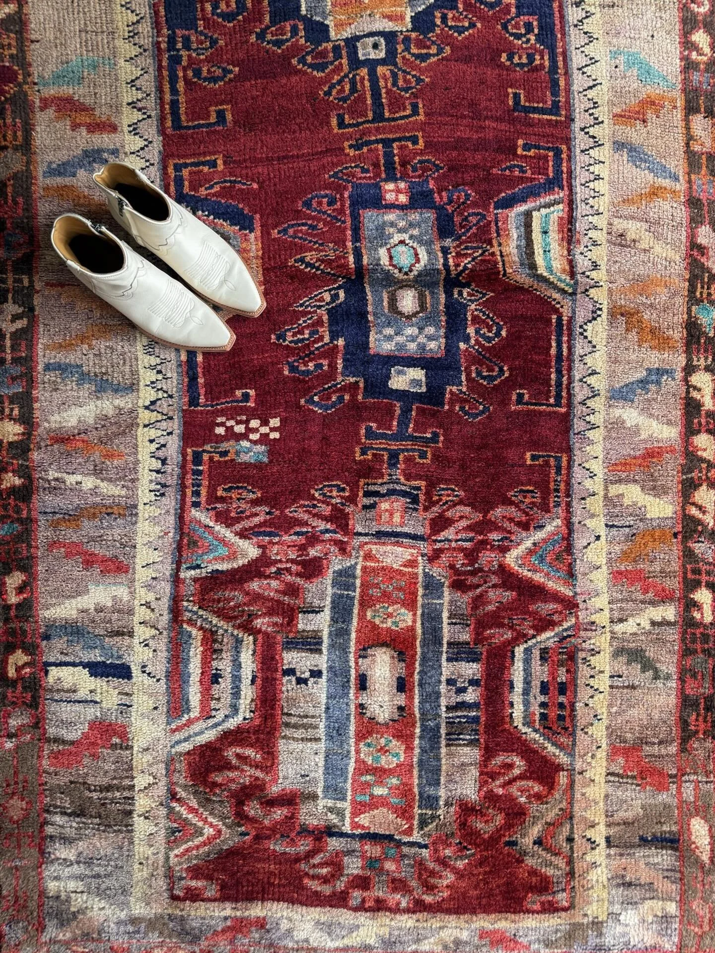 If rugs had personalities&hellip; this one would talk back a little. 

Moody reds, punchy indigo, and just enough edge to keep things interesting. Congress Revival doesn&rsquo;t ask for attention, she just gets it!

Congress Revival | 3&rsquo;11 x 6&