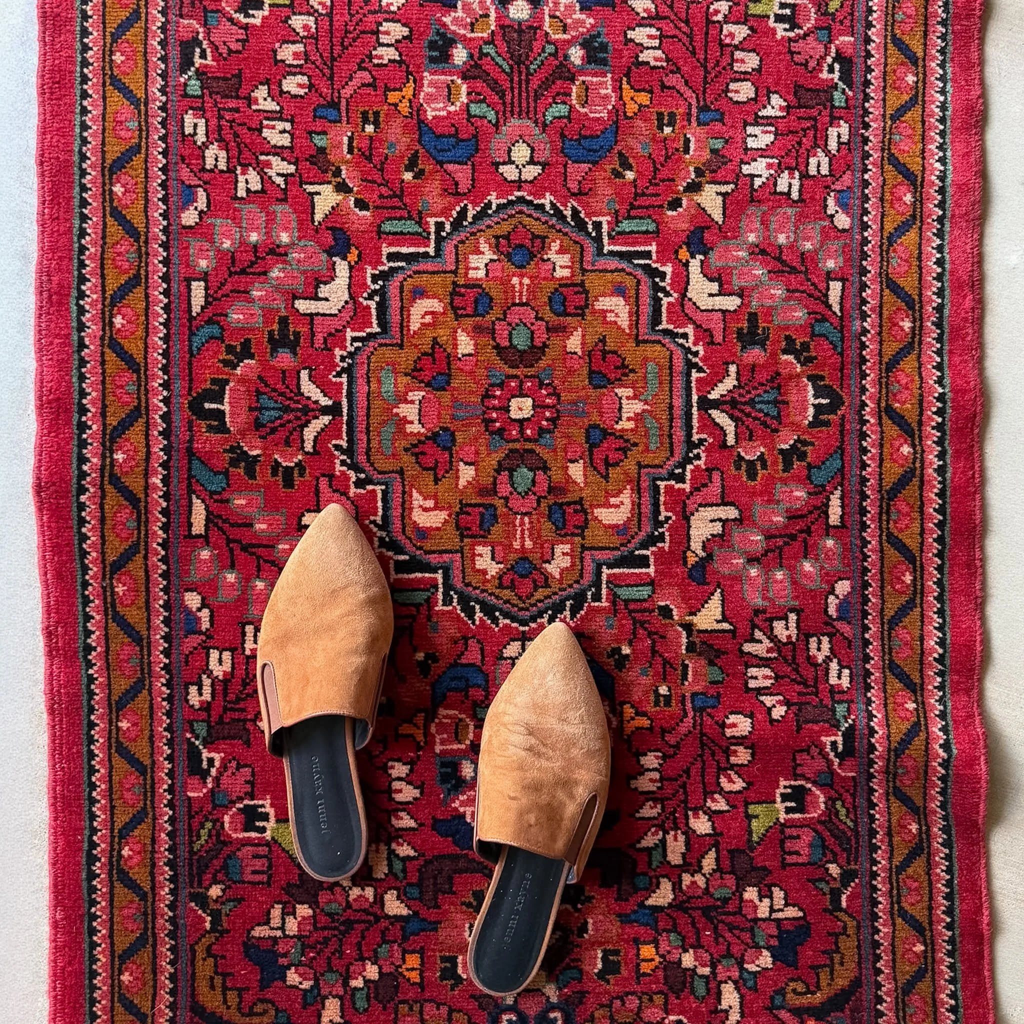 The Happy Hostess | 2’5 x 4’5