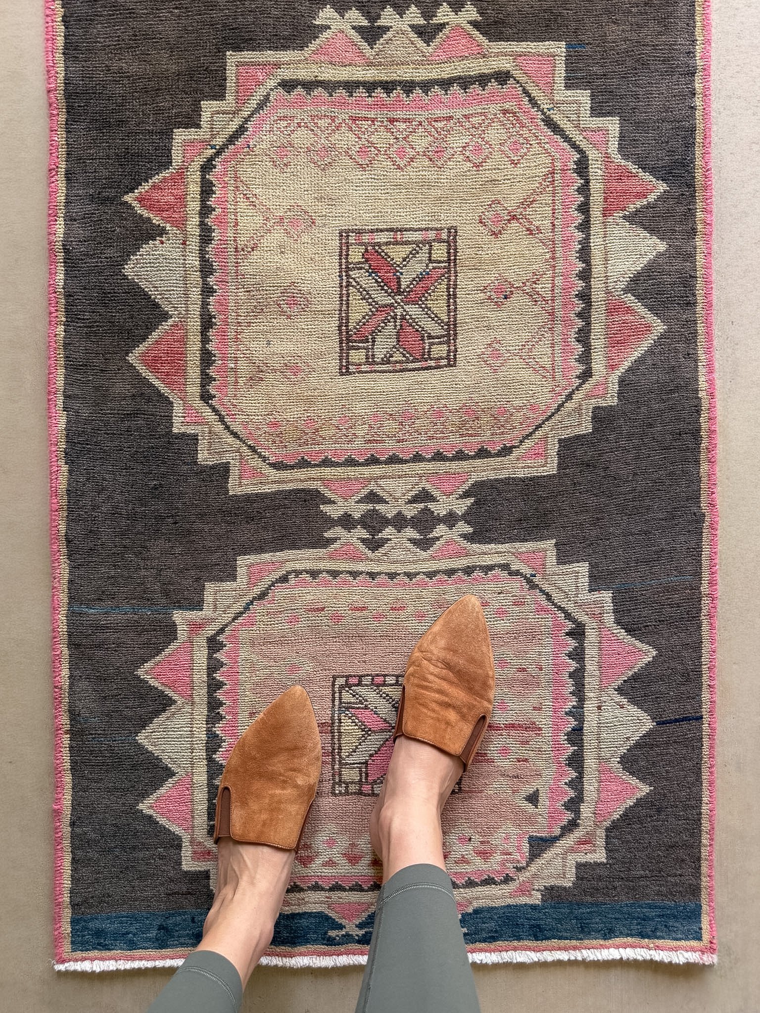 Smoke & Bloom | 2'4 x 9'1