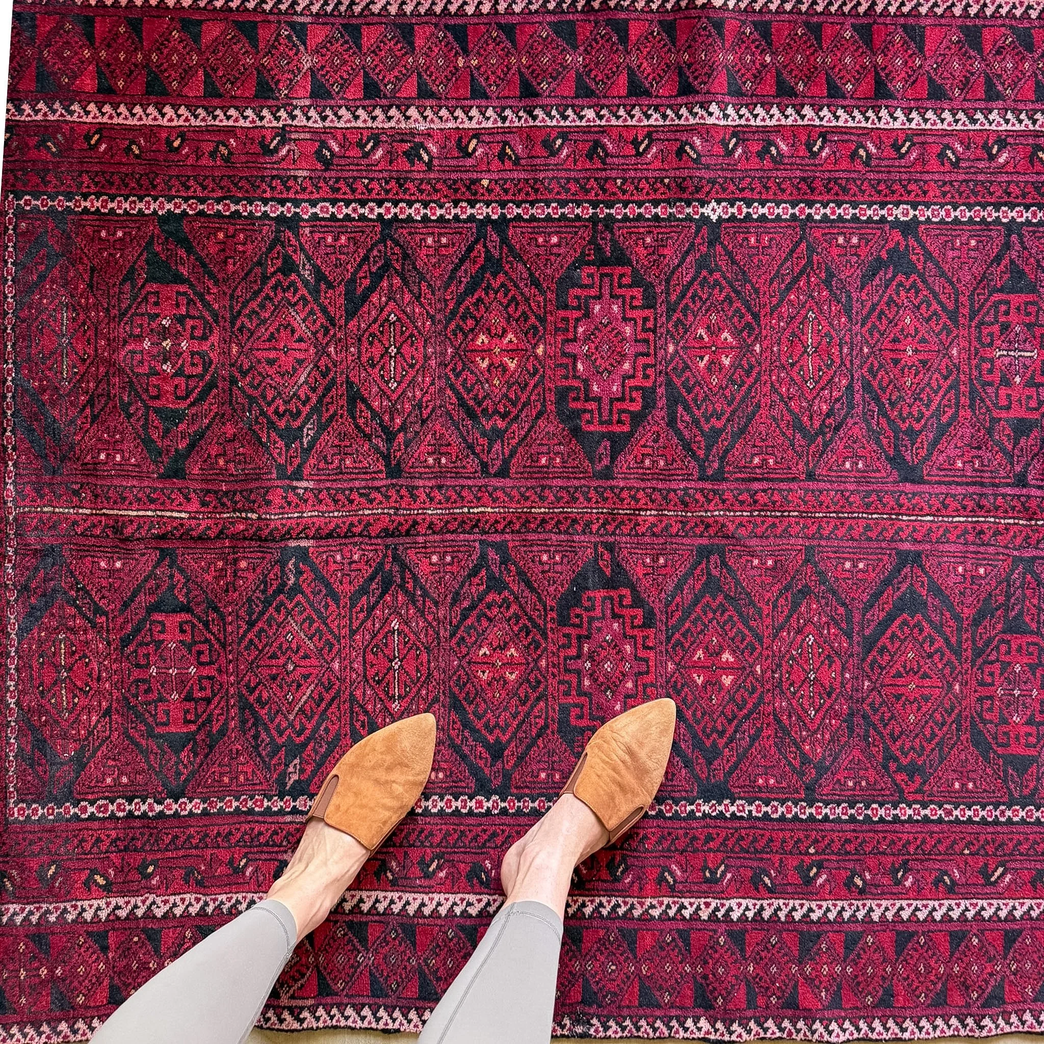 The Scarlet Room | 4'2 x 5'8