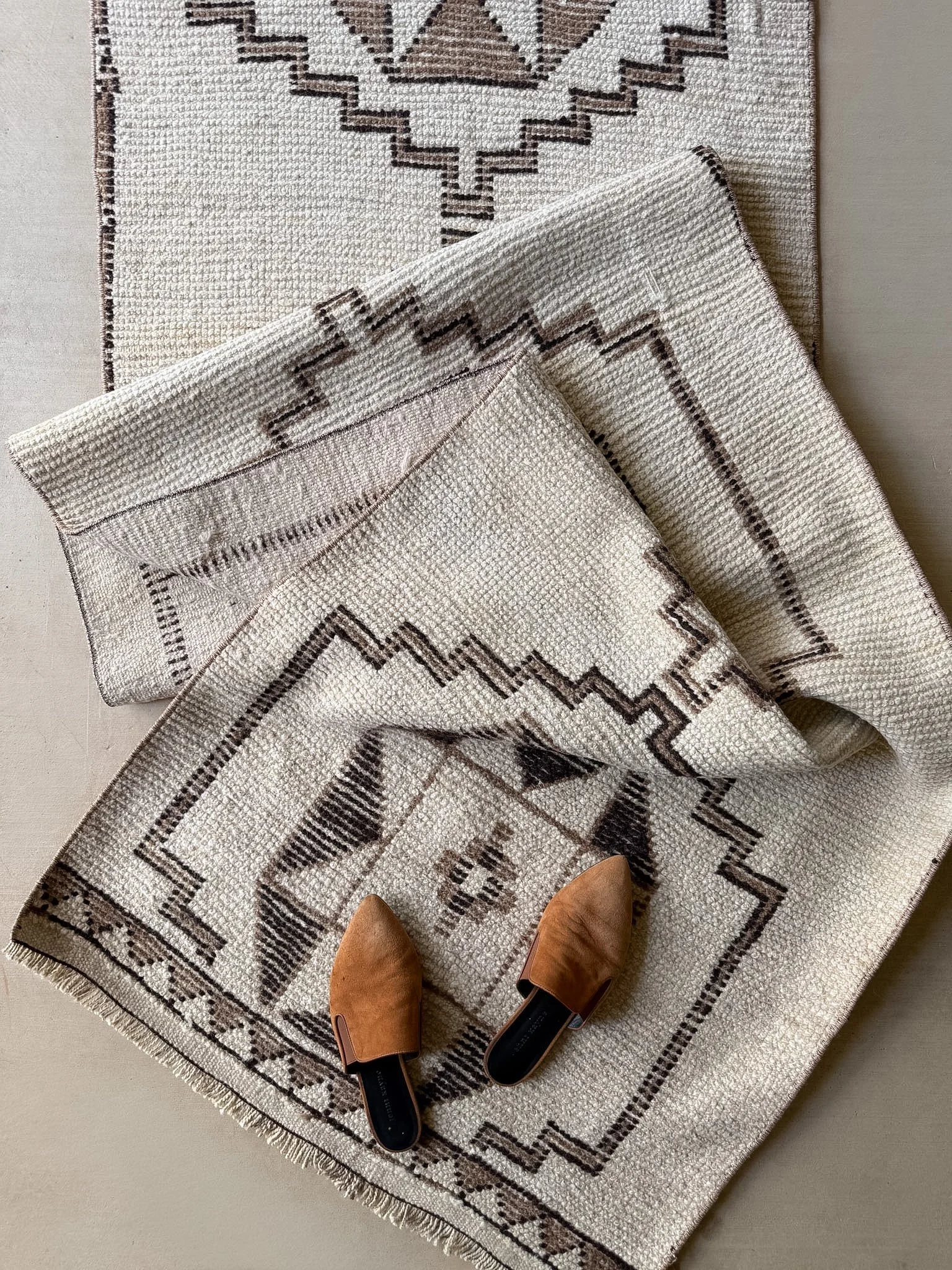 Adobe Linen | 2'7 x 10'9