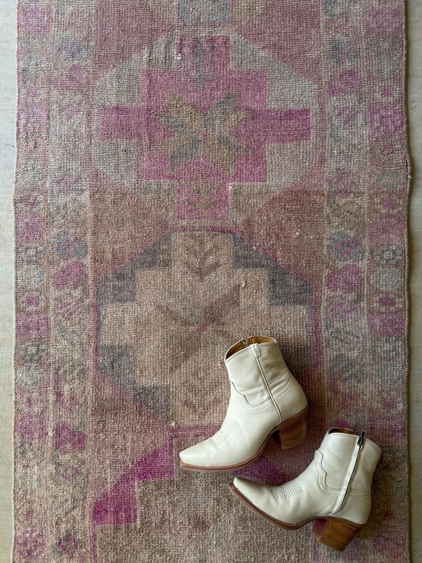 Blush Bungalow | 2’7 x 10’8