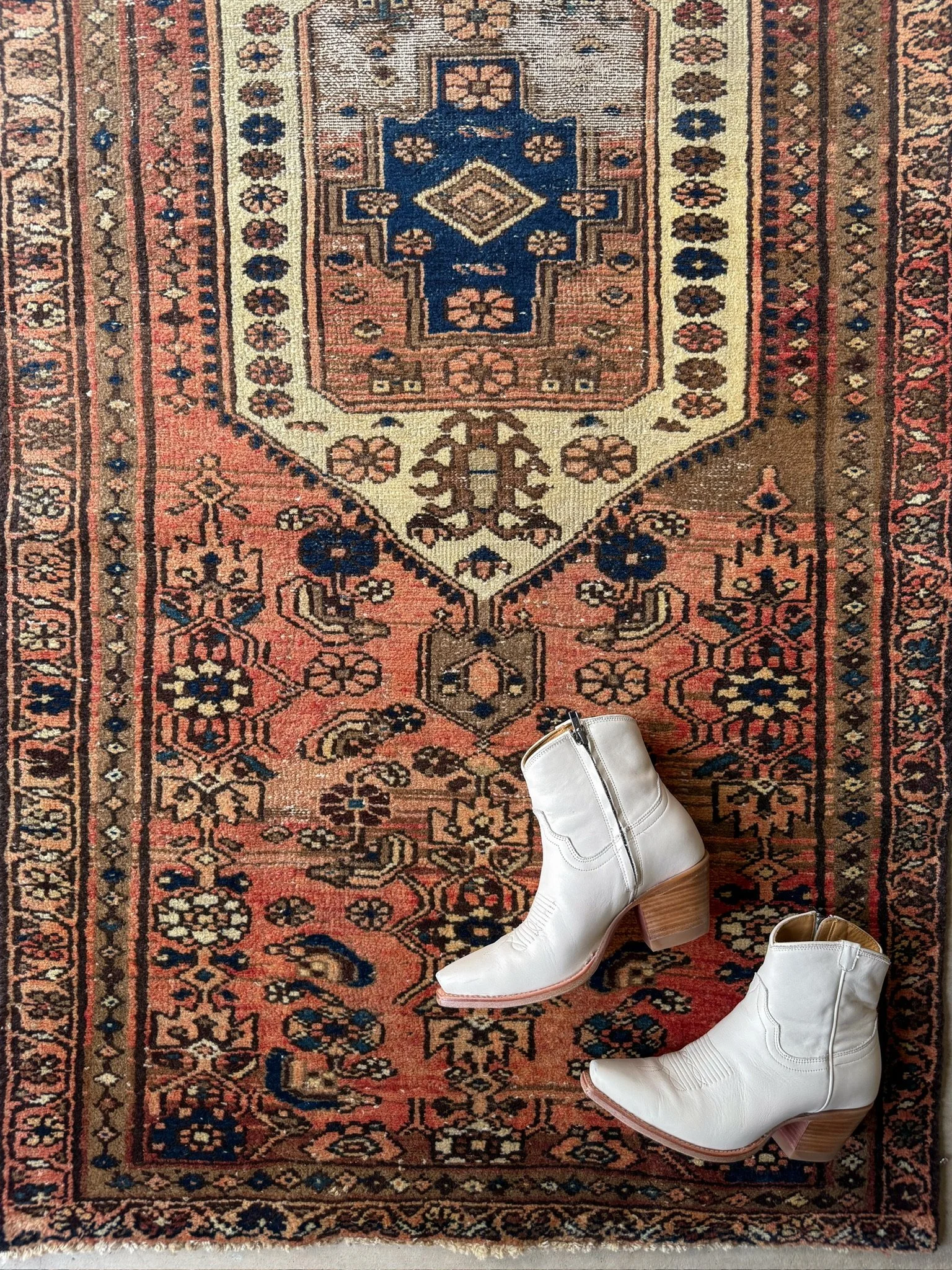 Cinnamon House | 3’1 x 6’6