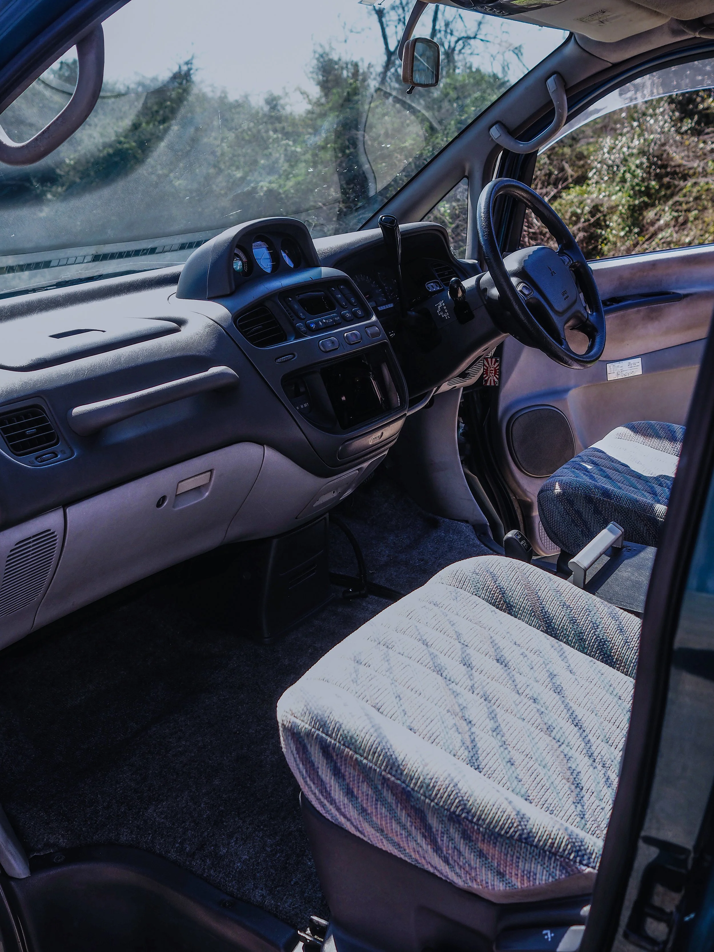1997 Mitsubishi Delica JDM car for sale — photo 4 of 10