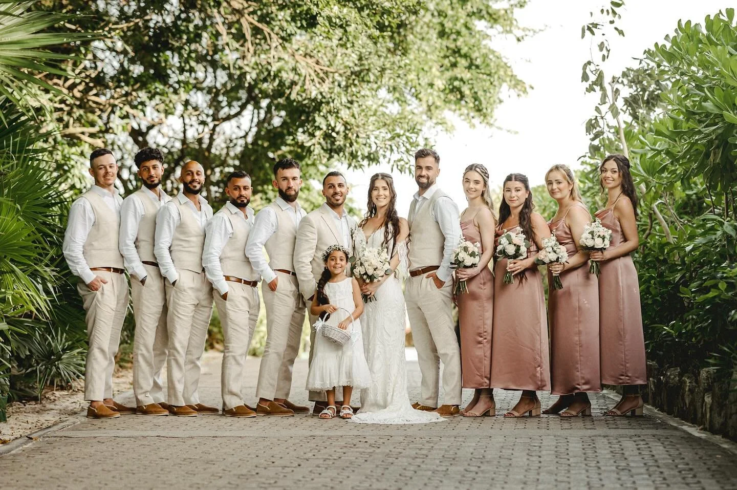 Celebrating love and cherished moments with this beautiful crew! 🌿💍 Thank you for choosing us to be part of your special day. 

Groom: Tahsin Mikaela
Bride: @jozefaazevedo 
 

#WeddingBliss #Grateful #GKCouture #WeddingSeason #GroomsDay #Groomsmen