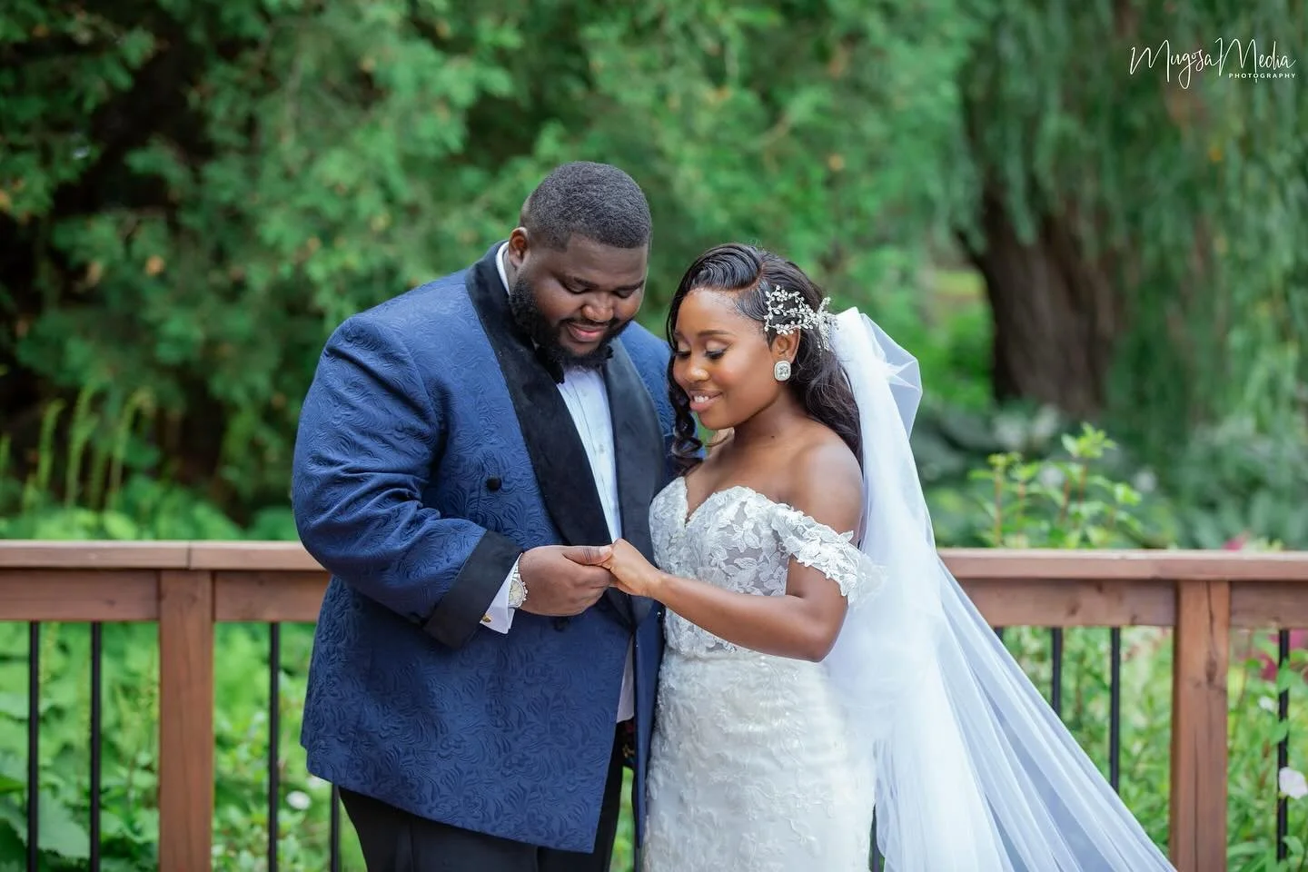 Congratulations, Mr. &amp; Mrs. Nyelele, on your wedding day🎉 Thank you for choosing us @gkcoutureofficial @gkchogah ❤️! 

Photographer: @mugosamedia 

#GreenVelvetSuit #WeddingSuits #TuxedoSuits #TailoringExcellence 🎩👔