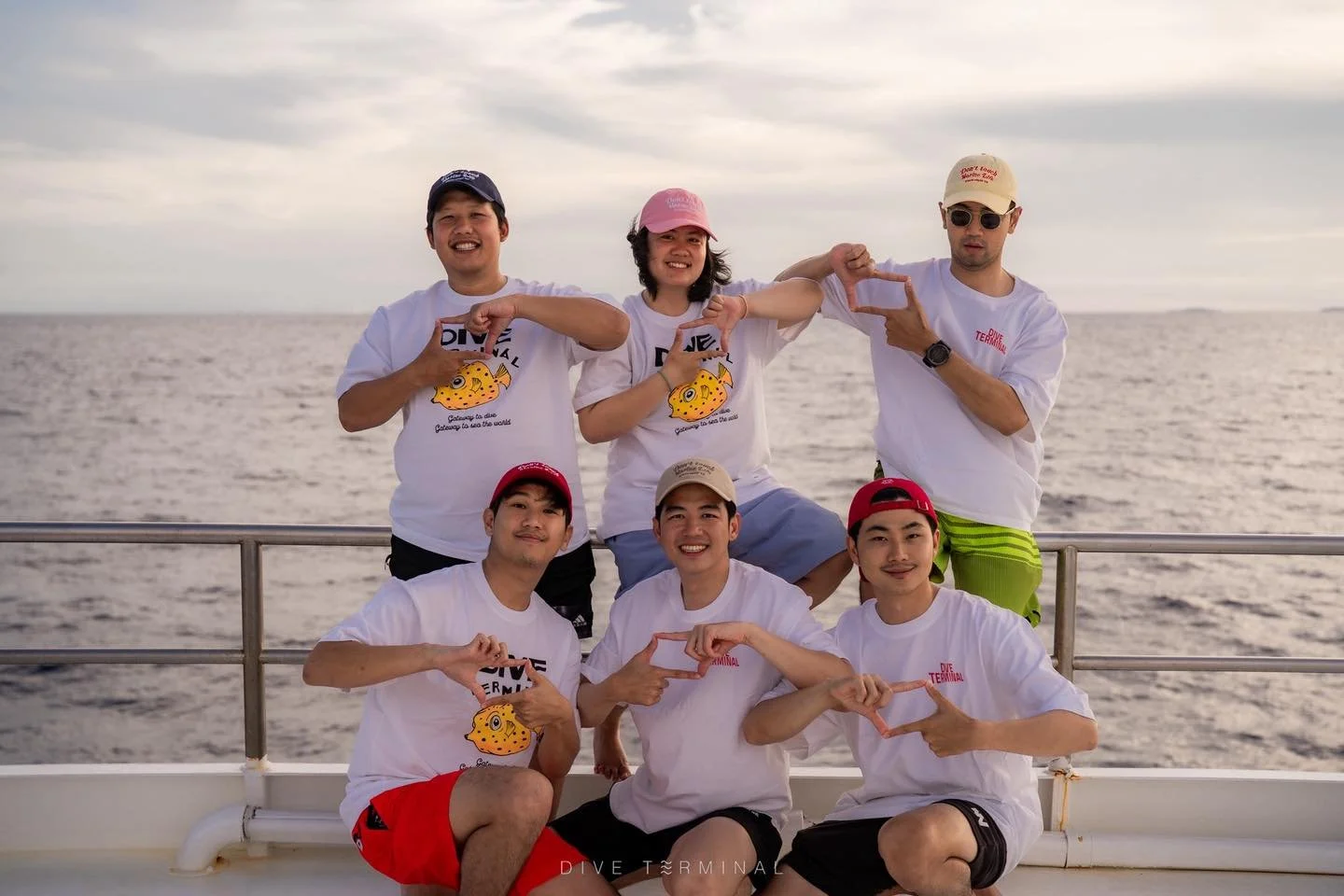 🎉 HAPPY NEW YEAR 2026
ปีงูเล็ก 2025 ปิดฉากไปอย่างสวยงาม 
ขอบคุณทุกกำลังใจที่ทำให้ปีที่ผ่านมาเป็นอีกหนึ่งปีที่พิเศษสำหรับพวกเรา และขอบคุณทุกคนที่เลือกเดินทางใต้ทะเลไปกับ Dive Terminal ไม่ว่าจะเป็นทริปแรก หรือทริปที่กลับมาซ้ำจนกลายเป็นครอบครัวเดียวกัน