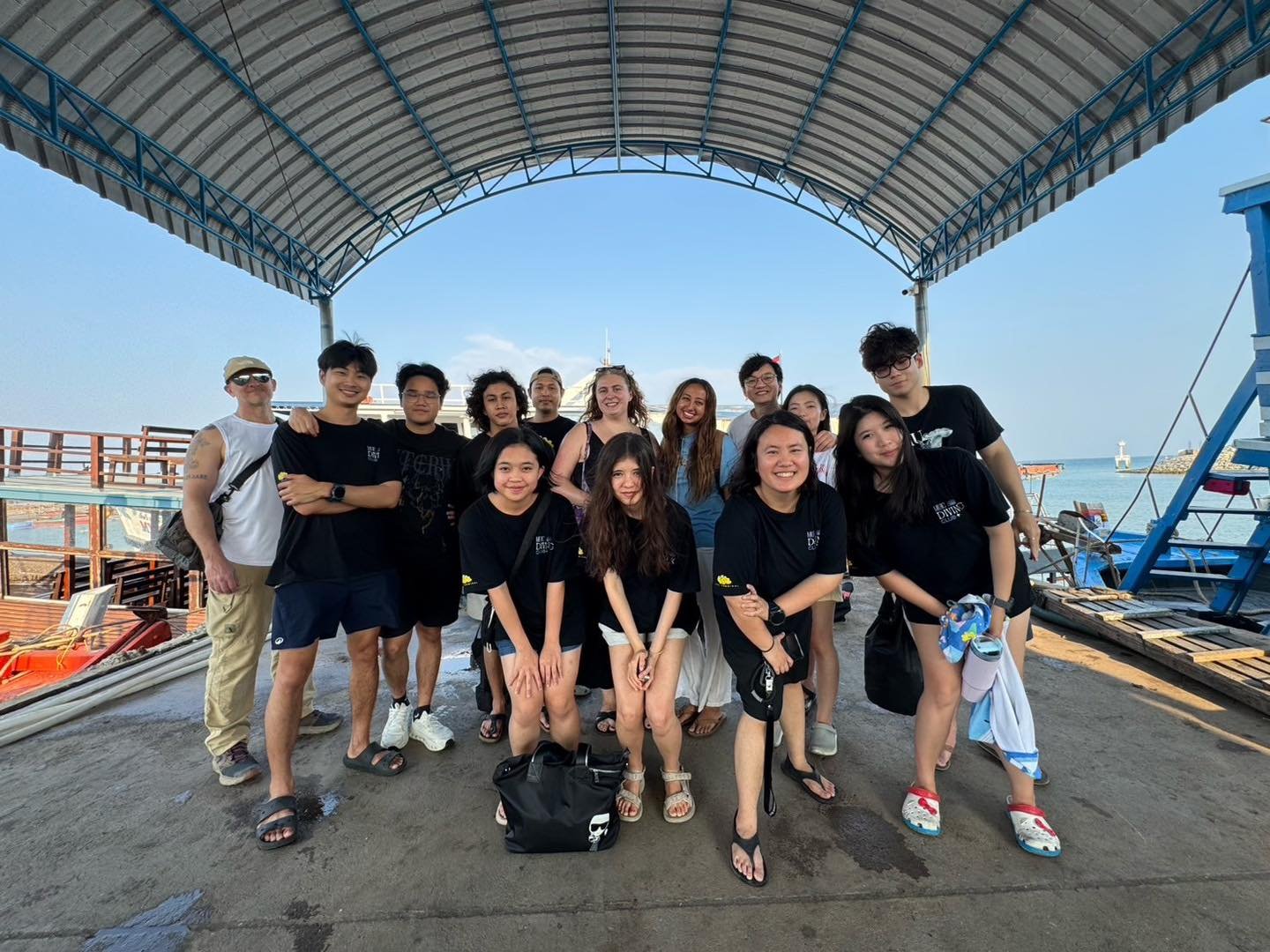 Dive Terminal X Muic Diving Club
ทริป หินเพลิง ระยอง
สนุกมากกกก! 🤿✨
น้อง ๆ 10 คน พลังล้น ทะเลมันส์ ทีมเวิร์กแน่น
เสียงหัวเราะดังตั้งแต่เรือยังไม่ถึงจุดดำน้ำ 😆

อีกหนึ่งทริปดี ๆ ที่ไม่ใช่แค่ดำน้ำ
แต่คือประสบการณ์ ความทรงจำ
และความมันส์ที่อยากไปซ้ำ ?