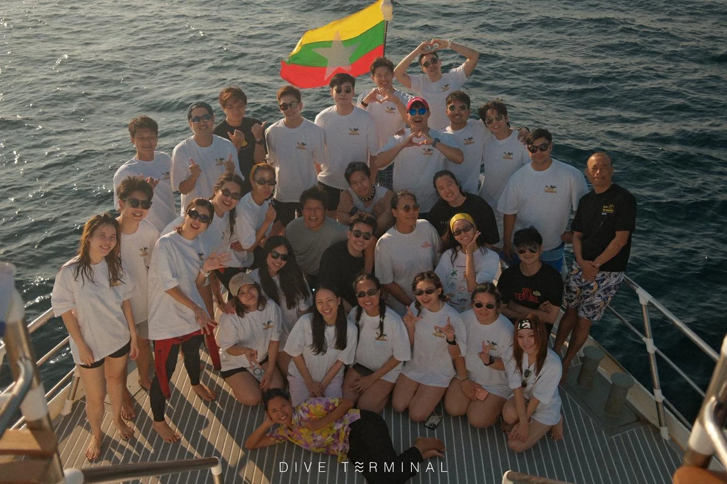 🌊 Dive Terminal  x  นาวโอพี (Nyaung Oo Phee Island) 
ทะเลพม่า 🇲🇲เชื่อสิ &ldquo;คนที่เคยไป จะพาคนใหม่มาเอง&rdquo;

แดดลงถูกจังหวะ น้ำใสแบบไม่ต้องพยายาม ฟีลดีเกินต้าน
ทุกไดฟ์คือรอยยิ้มที่เกิดขึ้นเองแบบไม่ต้องบอก
ทุกมื้อคือเสียงหัวเราะที่ไม่มีใครอยาก