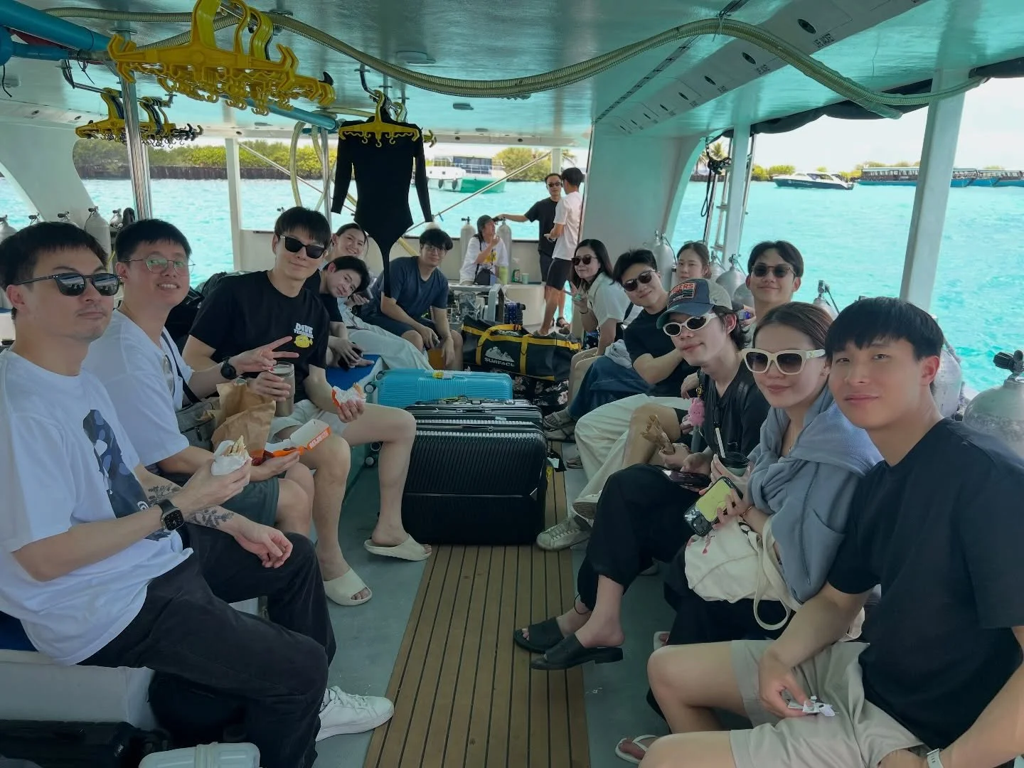 Dive Terminal X Maldives ทริปที่ 1 ความสนุกเริ่มแล้ว 💛🎊 มาลัุ้นกันเราจะเจออะไรมั้งงงง 
นำทีมโดย ครูบูม ครูเบส หมอหลิว