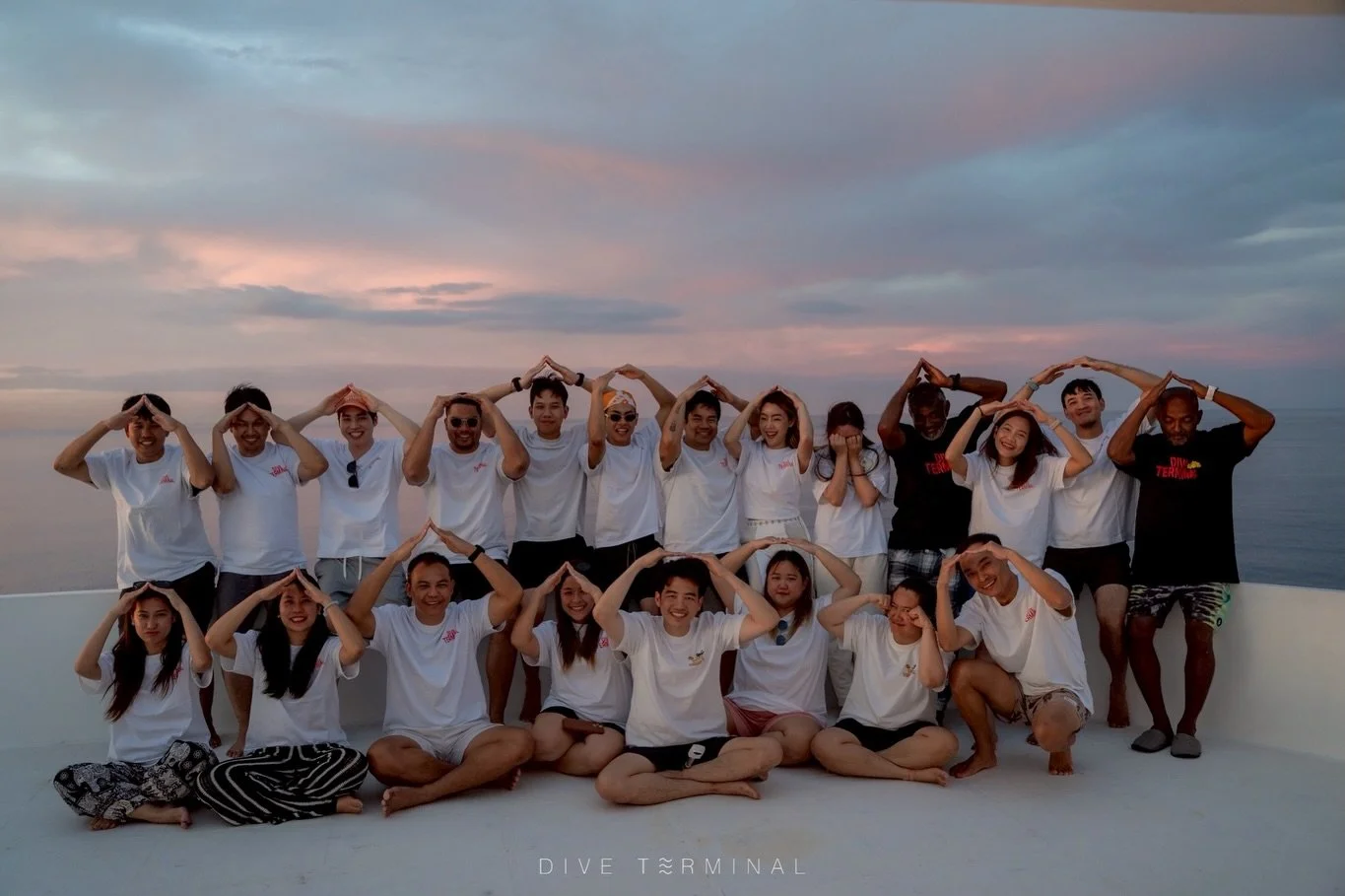 Maldives Trip 01 &amp; 02 &mdash; จบครบแล้ว 🌊🔥

บางทริปมันก็แค่เที่ยว
แต่ 2 ทริปนี้&hellip;มันคืออีกเลเวลของคำว่า &ldquo;ออกไปใช้ชีวิต&rdquo;

น้ำสีนี้ แสงแบบนี้ ทีมแบบนี้
มันไม่ใช่แค่สวย&hellip;แต่มันคือความรู้สึกที่โคตรจริง

ทุกไดฟ์มีเรื่องเล่า
ท