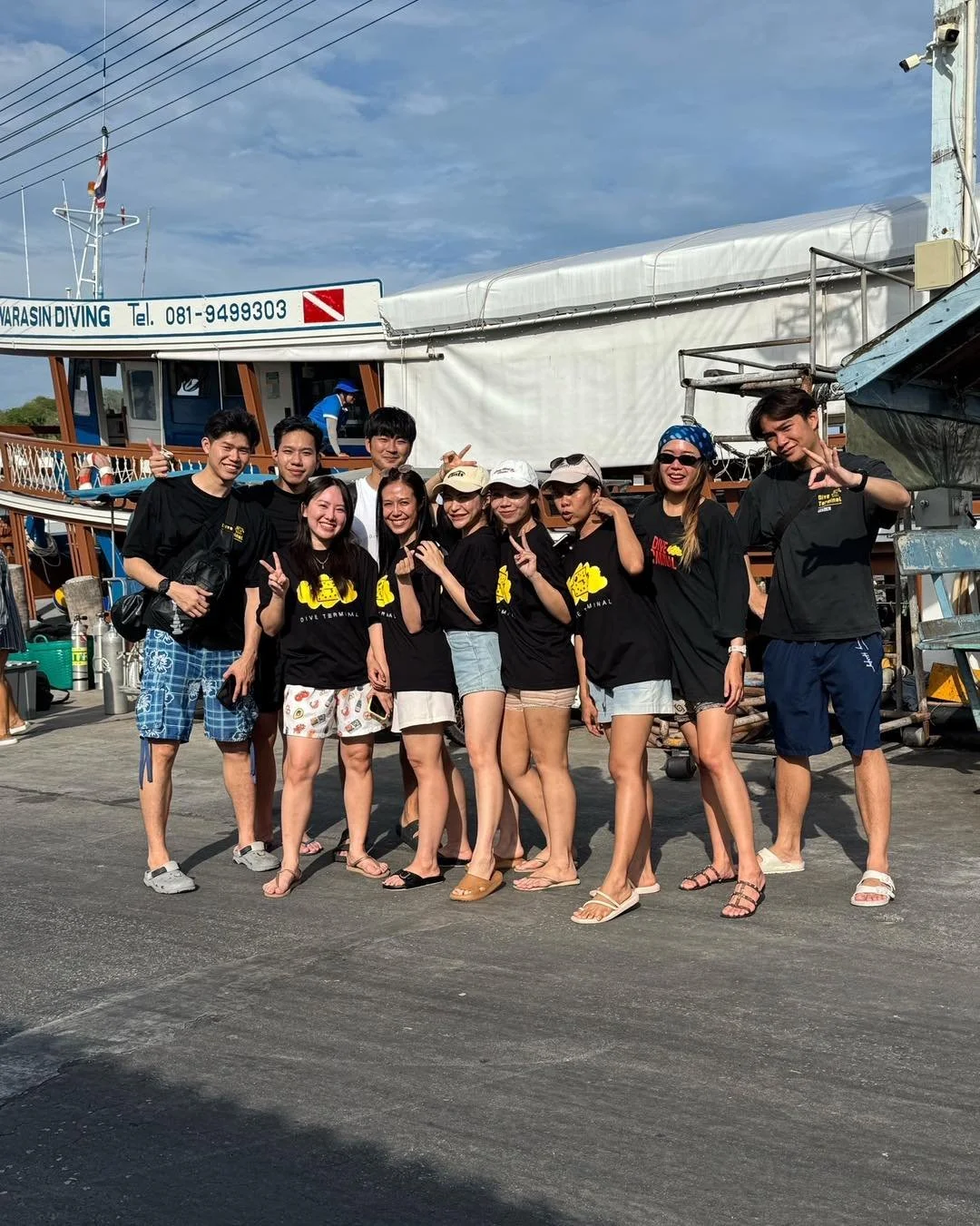 Open Water รอบพิเศษ อาทิตย์ที่ผ่านมา🤿✨
มีครูบูมคอยดูแล และแก๊ง DMT Dive Terminal คอยซัพพอร์ตเต็มกำลัง
สอบผ่านไม่ยาก ถ้ามีทีมดี ๆ อยู่ข้างกัน 🌊💪

หวังว่าจะหลงรักทะเล แบบที่เรา..รัก 

หากท่านใดสนใจเรียน สามารถติดต่อได้ที่

📩 FB: http://m.me/Diveter