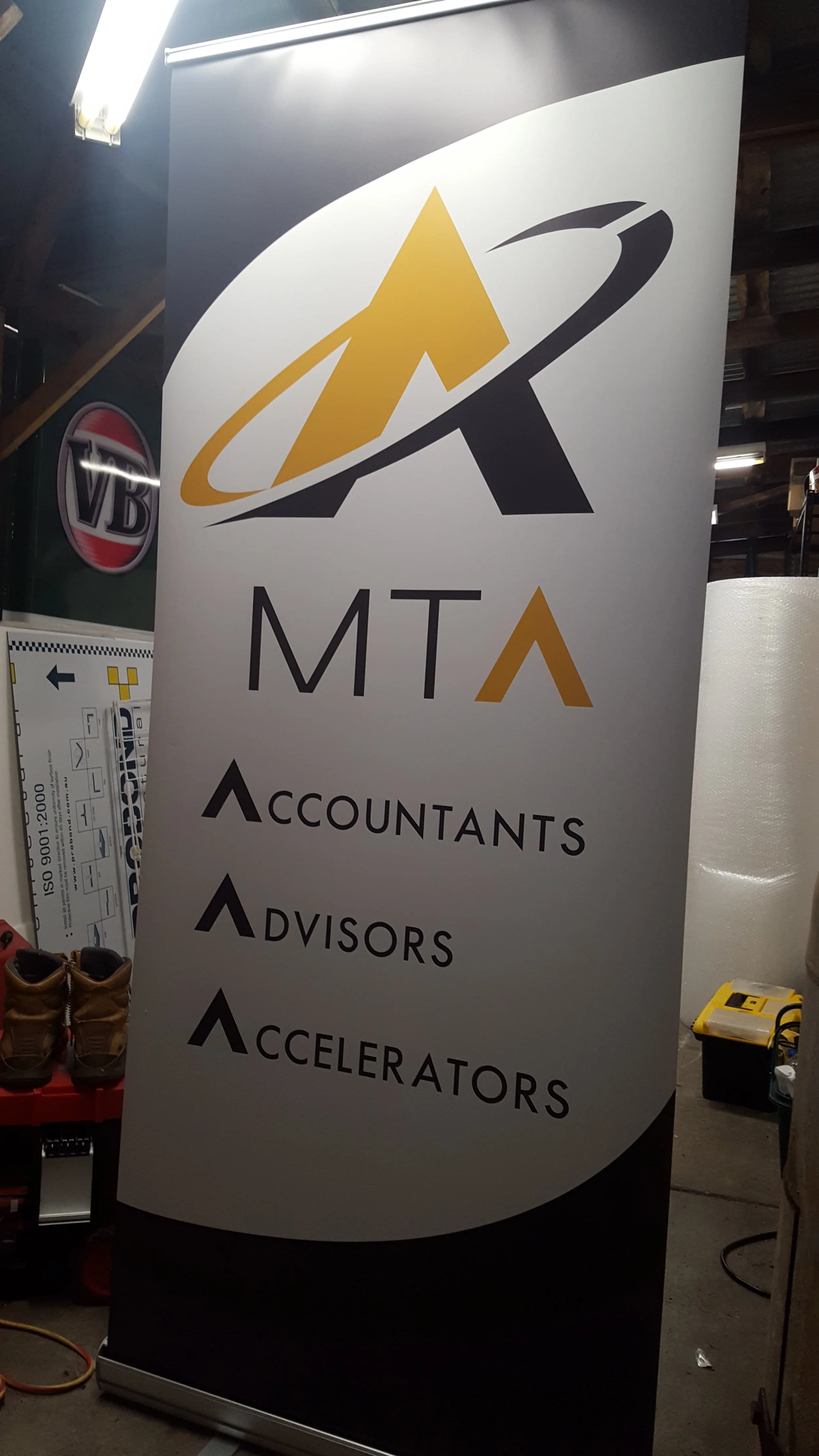 Pullup / Rollaway Banner