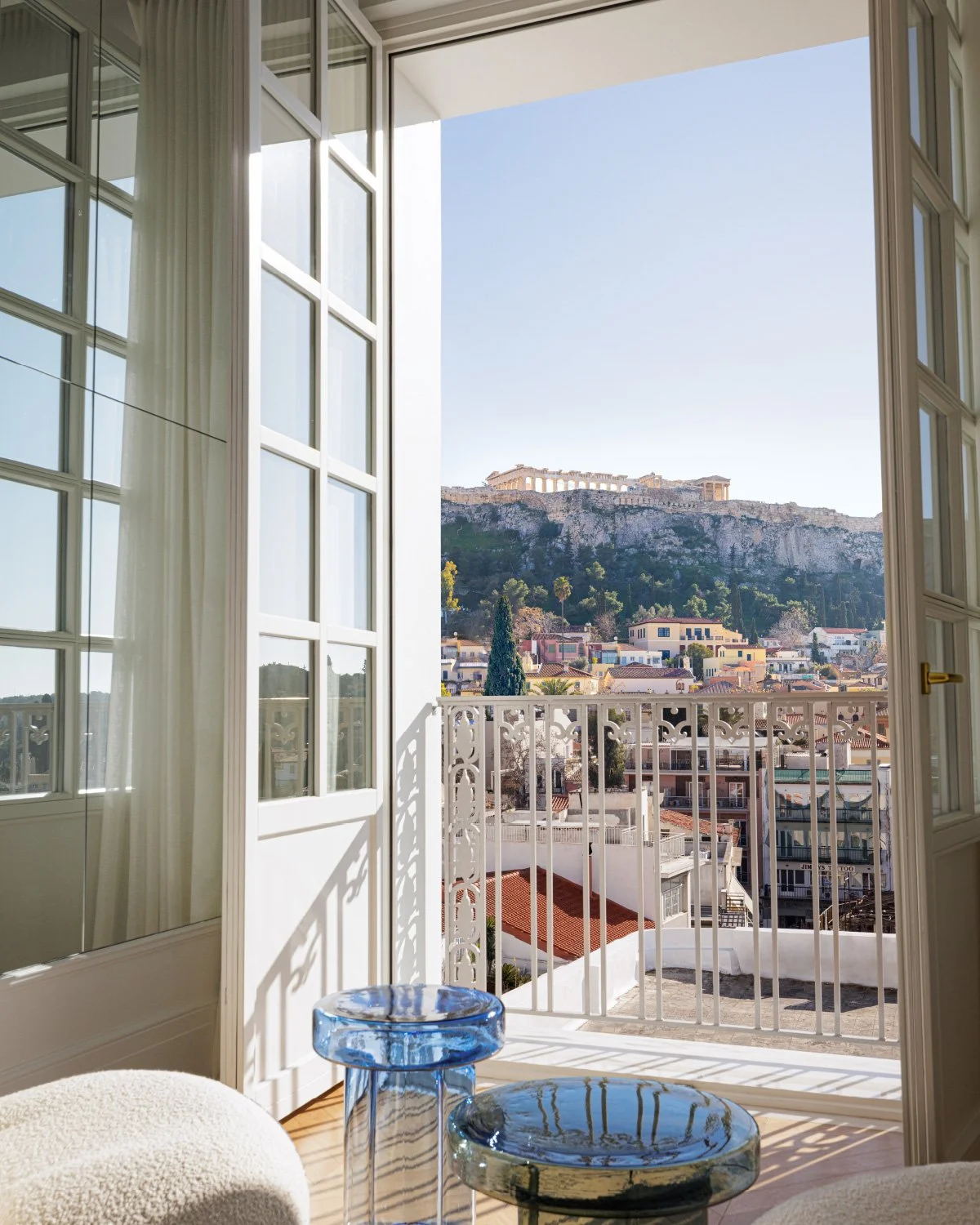 05-the-dolli-acropolis-pied-a-terre-suite.jpg