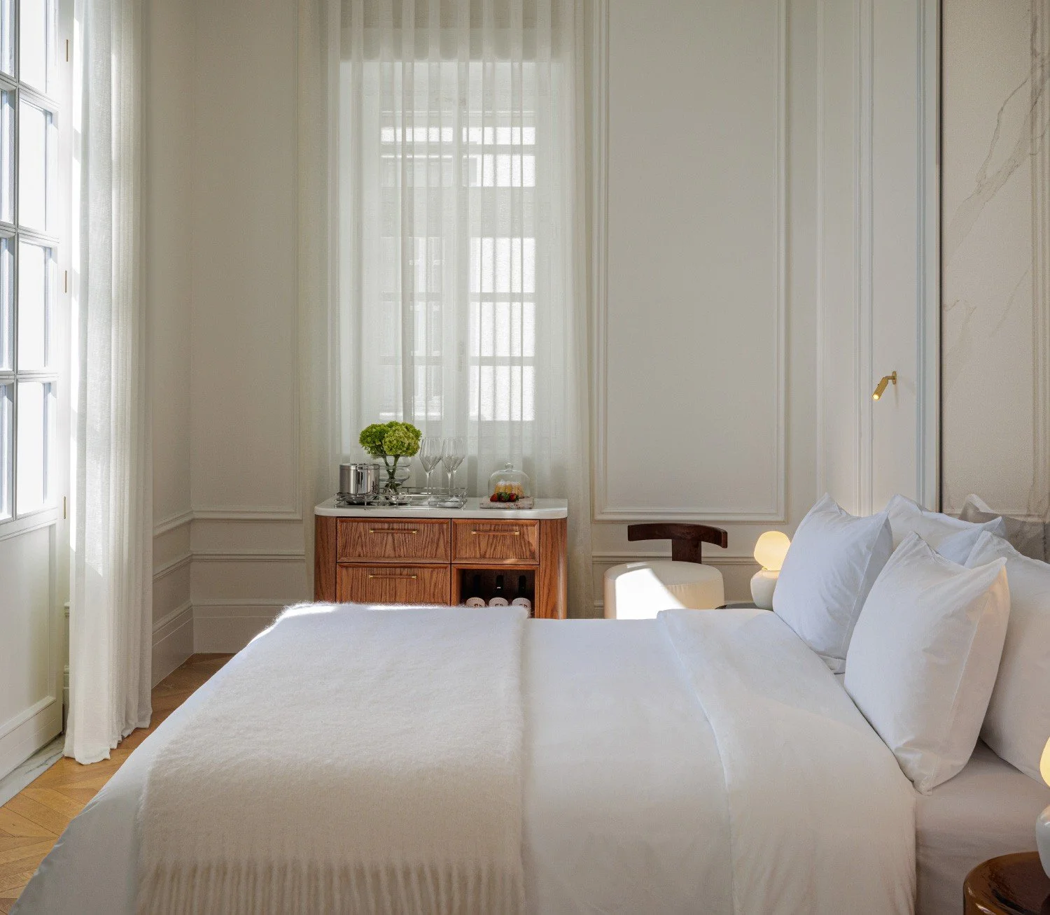 04-a-private-personal-and-luxurious-cocoon-in-the-heart-of-athens.jpg