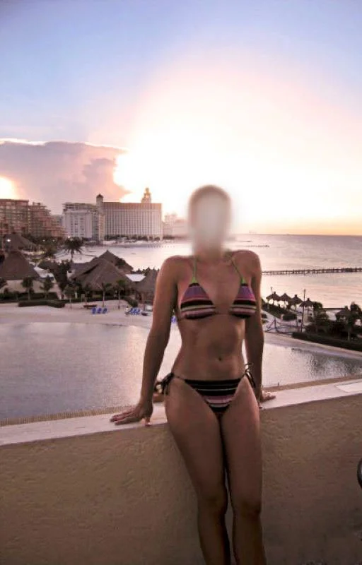blair bikini 22x.jpg