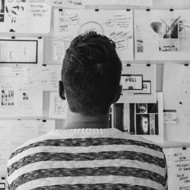 Why Choose a Freelancer or Boutique Agency (Like Me) Instead of Building Everything In‑House?