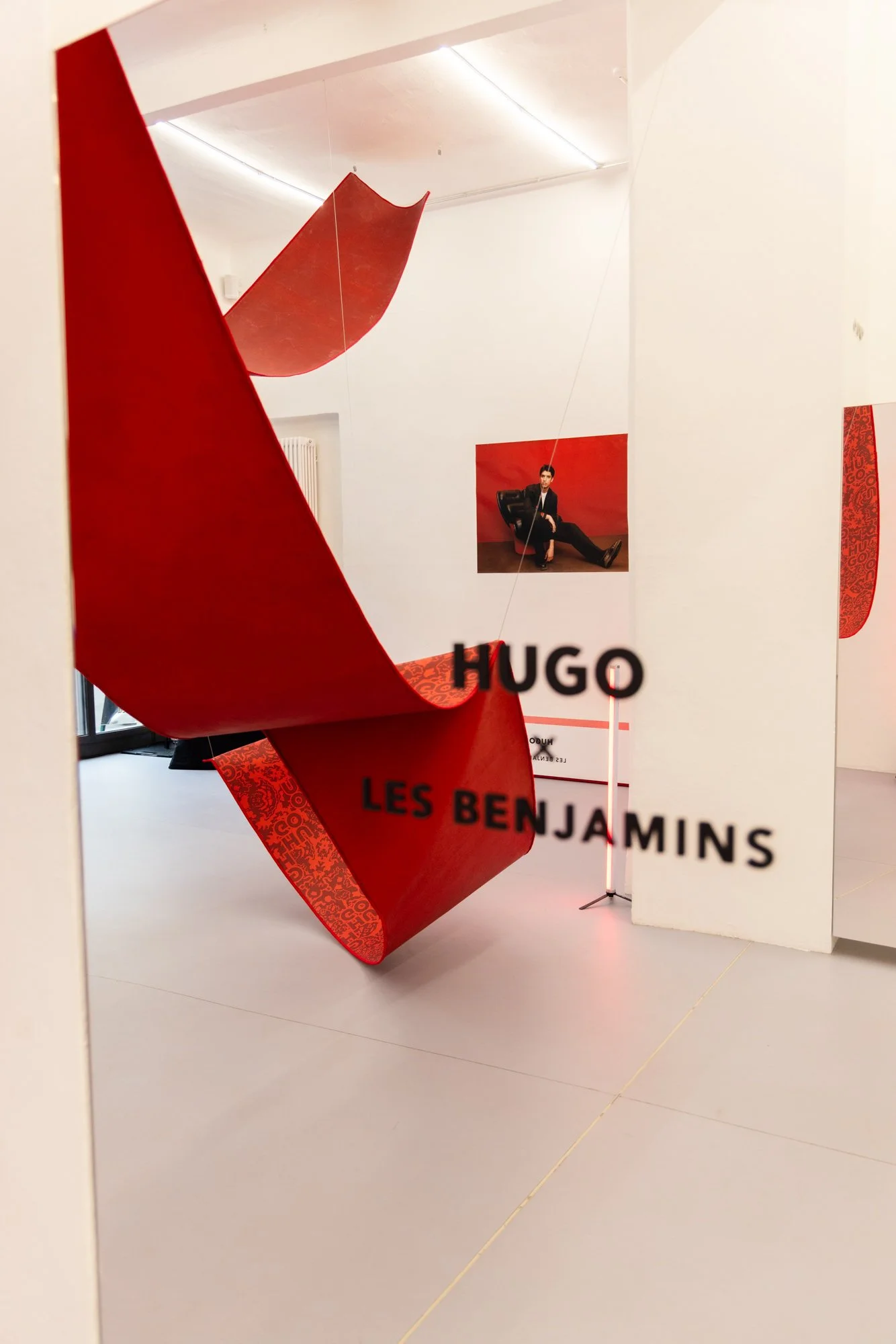 ART INSTALLATION HUGO x Les Benjamins collab 