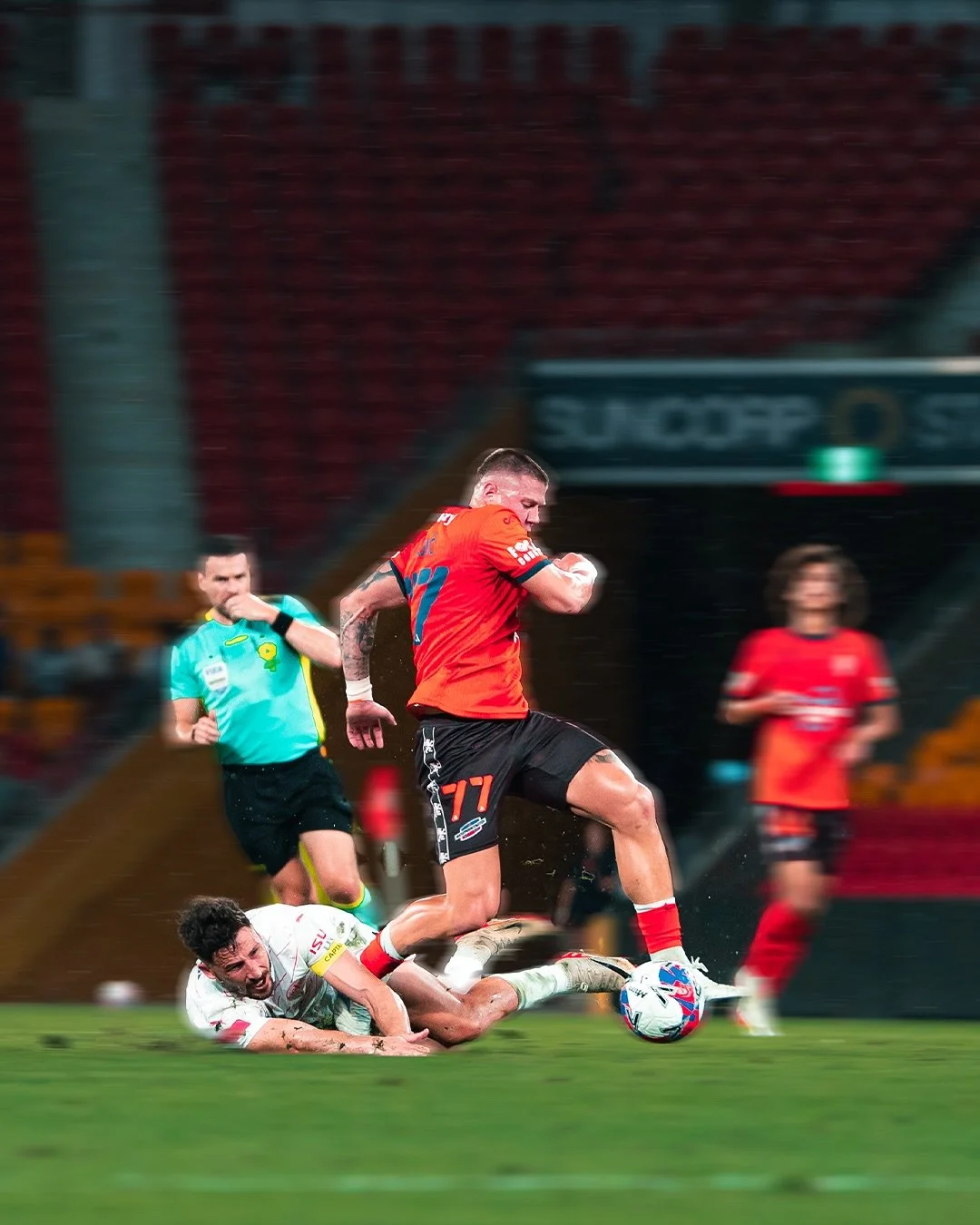 First A-League game of the season 
@brisbaneroarfc v @melbournecity