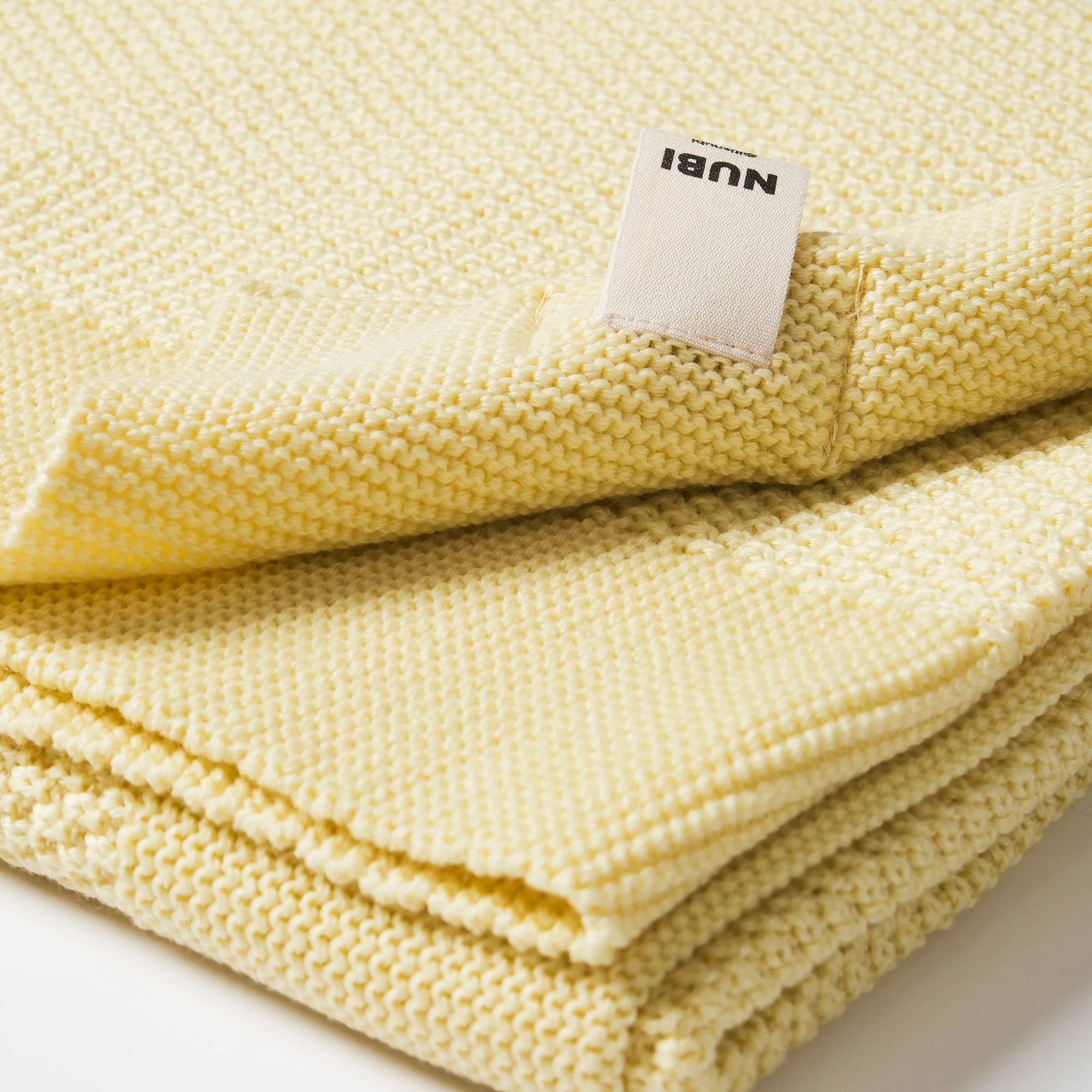 Leni-blanket-yellow-3.jpg