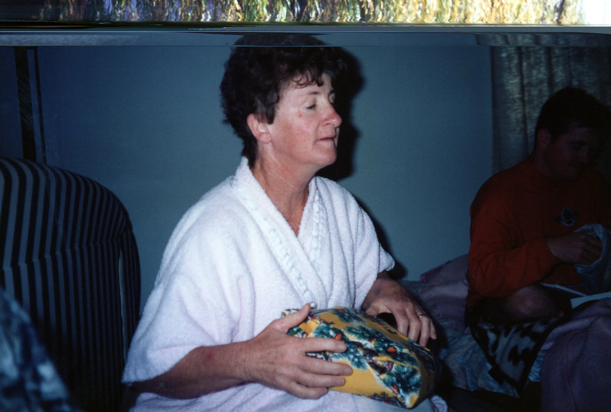 Mum Christmas Dec 2004.jpg