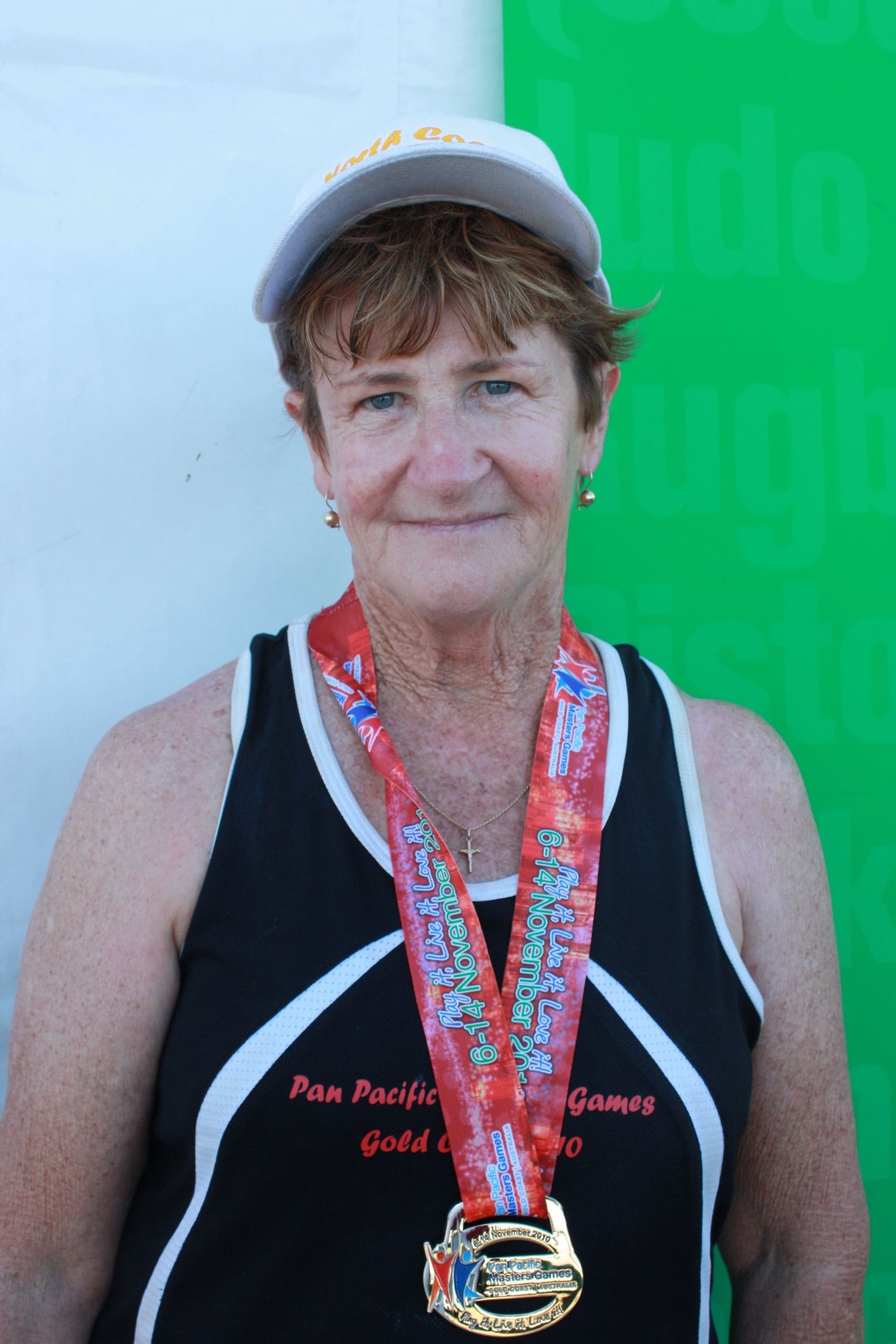 Mum+%26+her+medal+-+Dragon+Boat+13+Nov+2010+%282%29.jpg