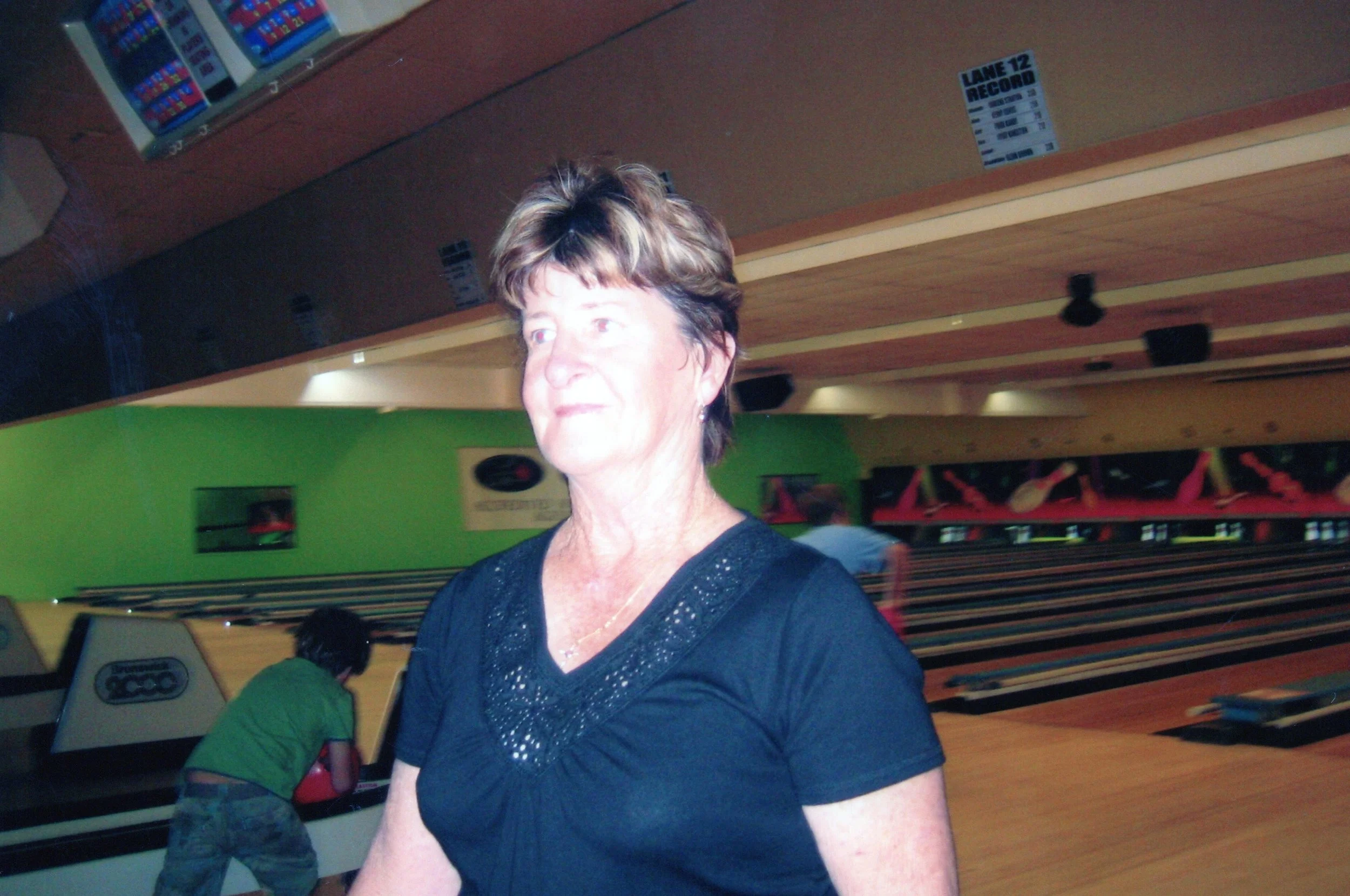 Mum+-+Bowling+Oct+2008.jpg