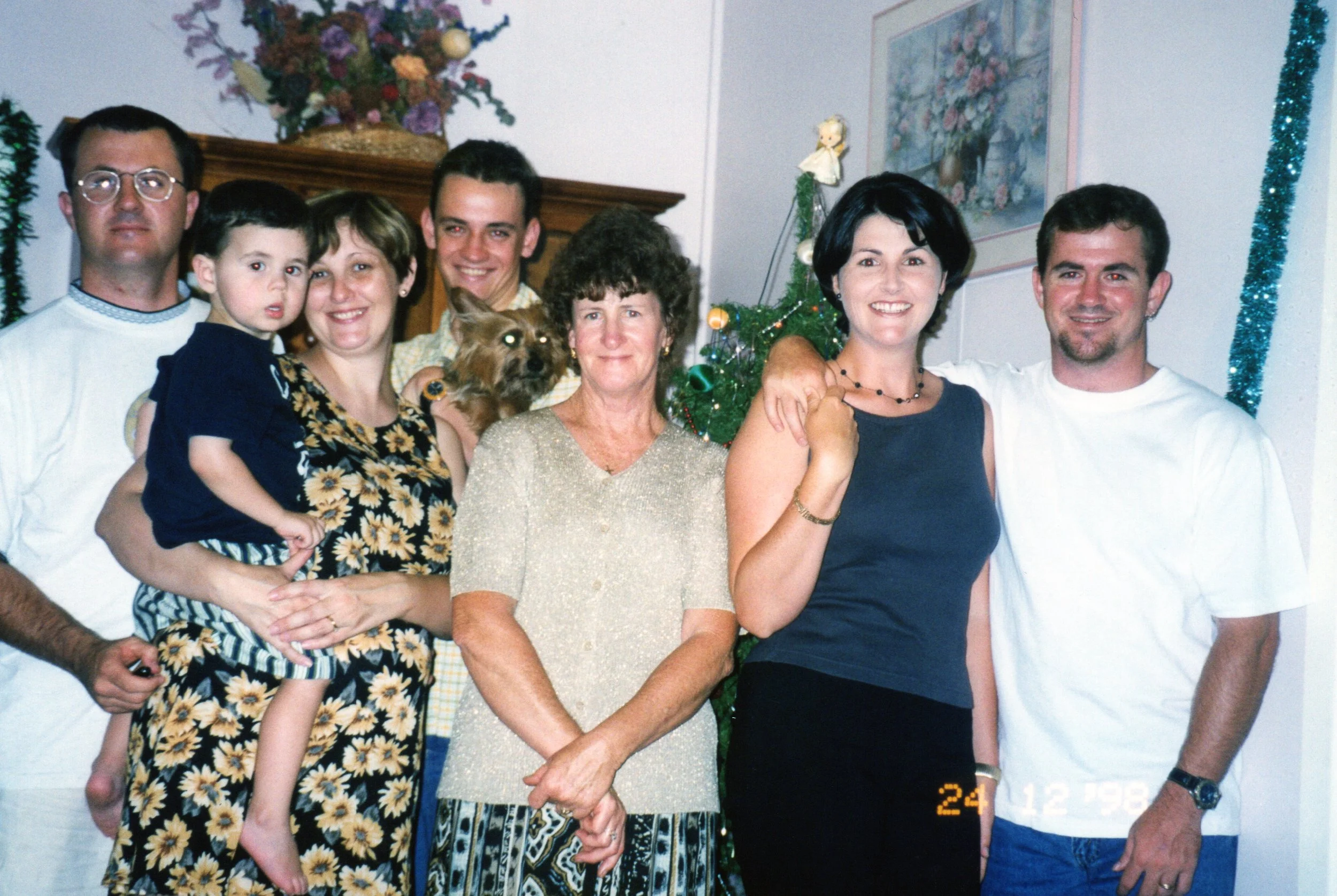 Group Shot - 24 Dec 1998.jpg