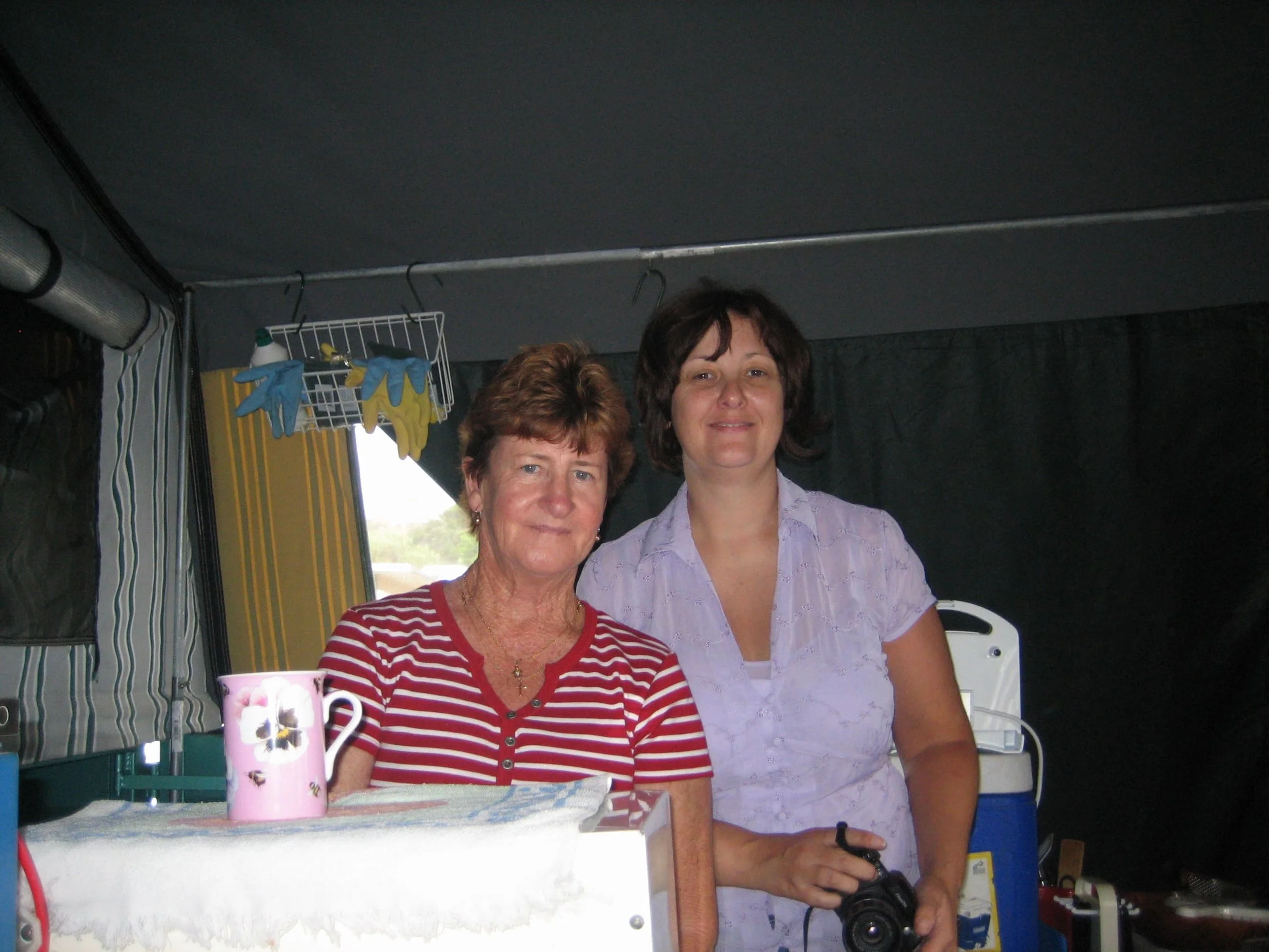 Jenny & Mum camper 26 Dec 2007.jpg