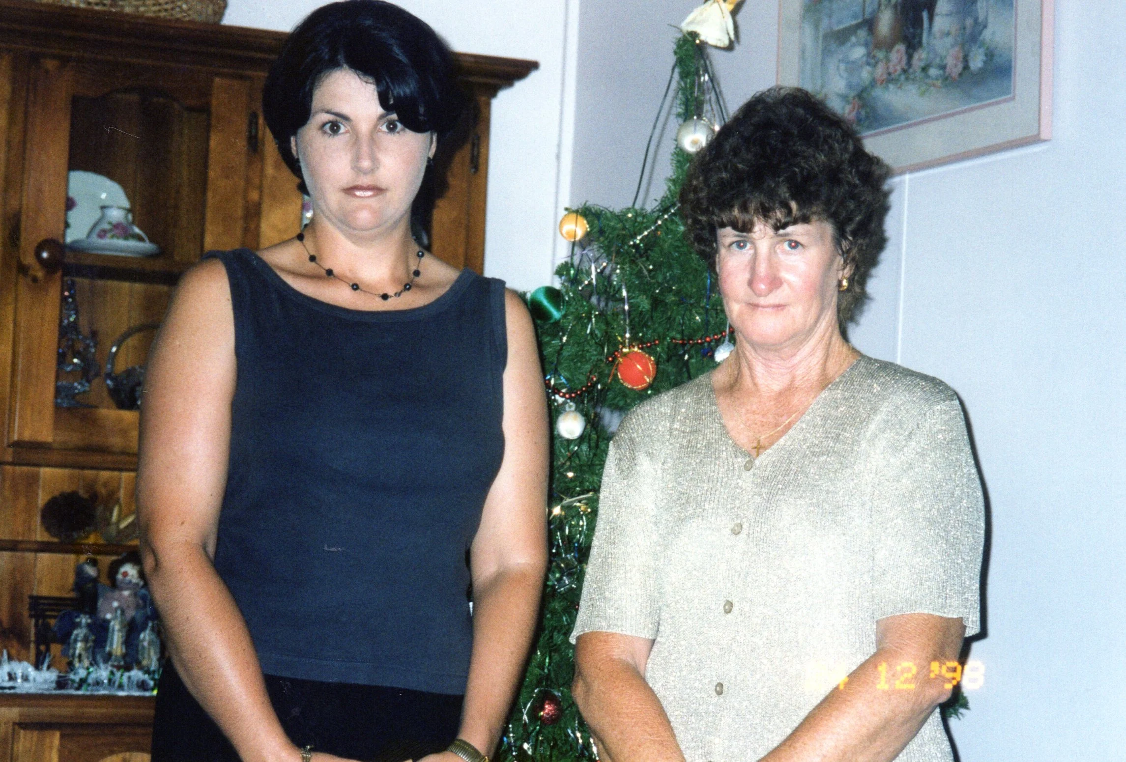 Sandra & Mum 24 Dec 1998.jpg