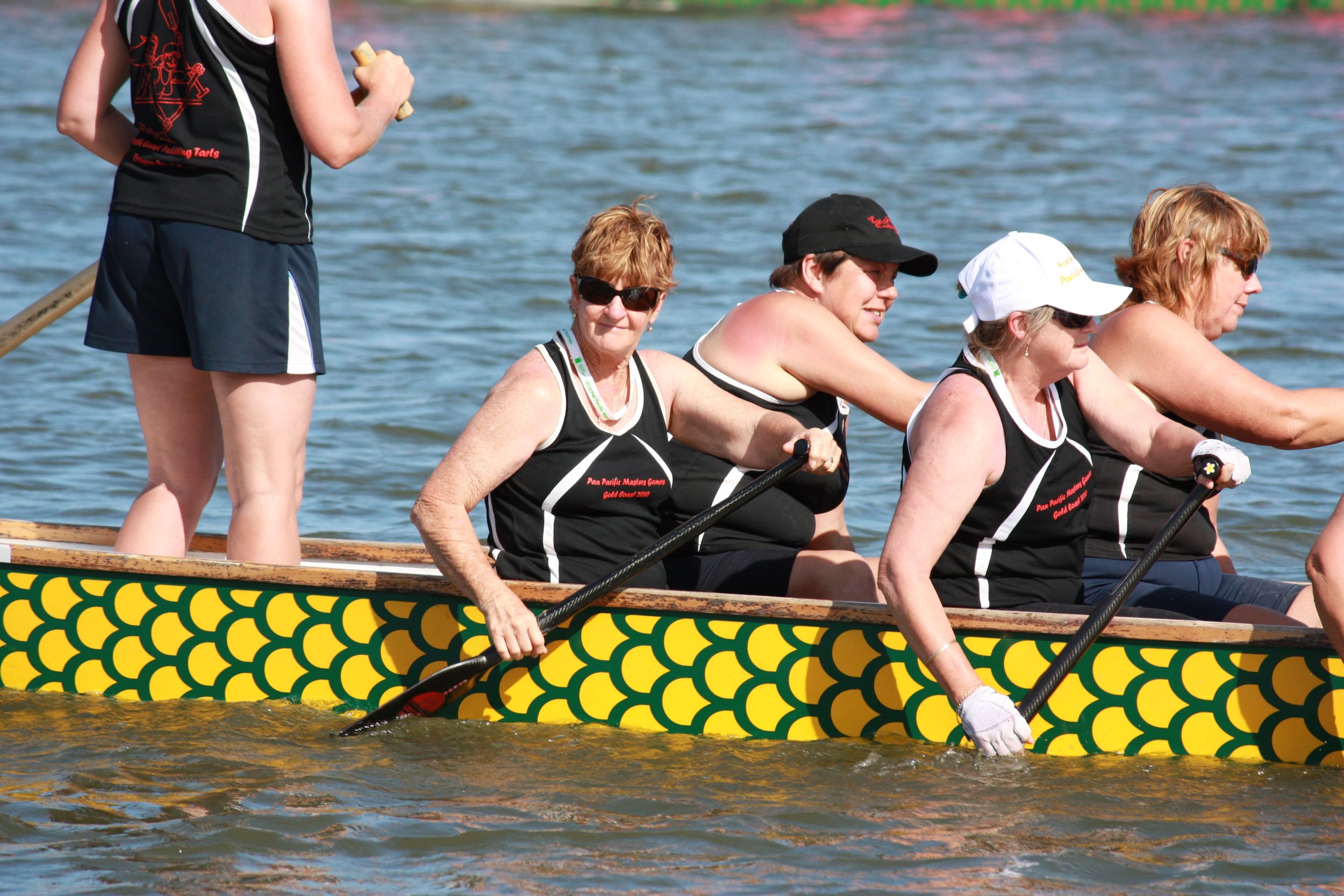 Mum - Dragon Boat 13 Nov 2010 (6).jpg