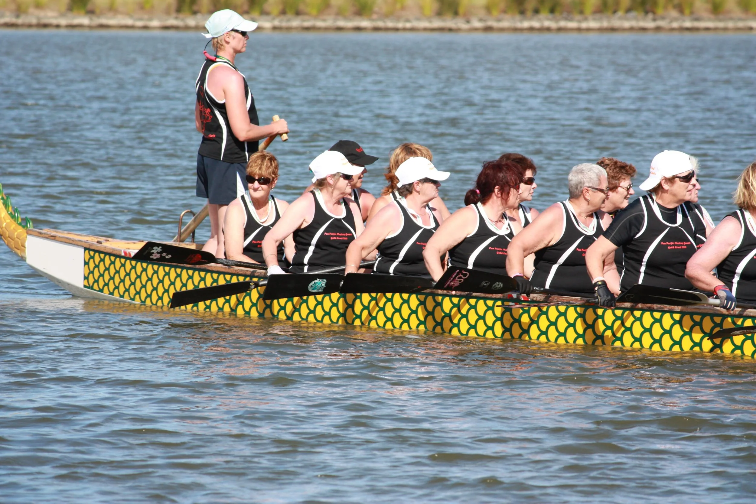 Mum - Dragon Boat 13 Nov 2010 (3).jpg