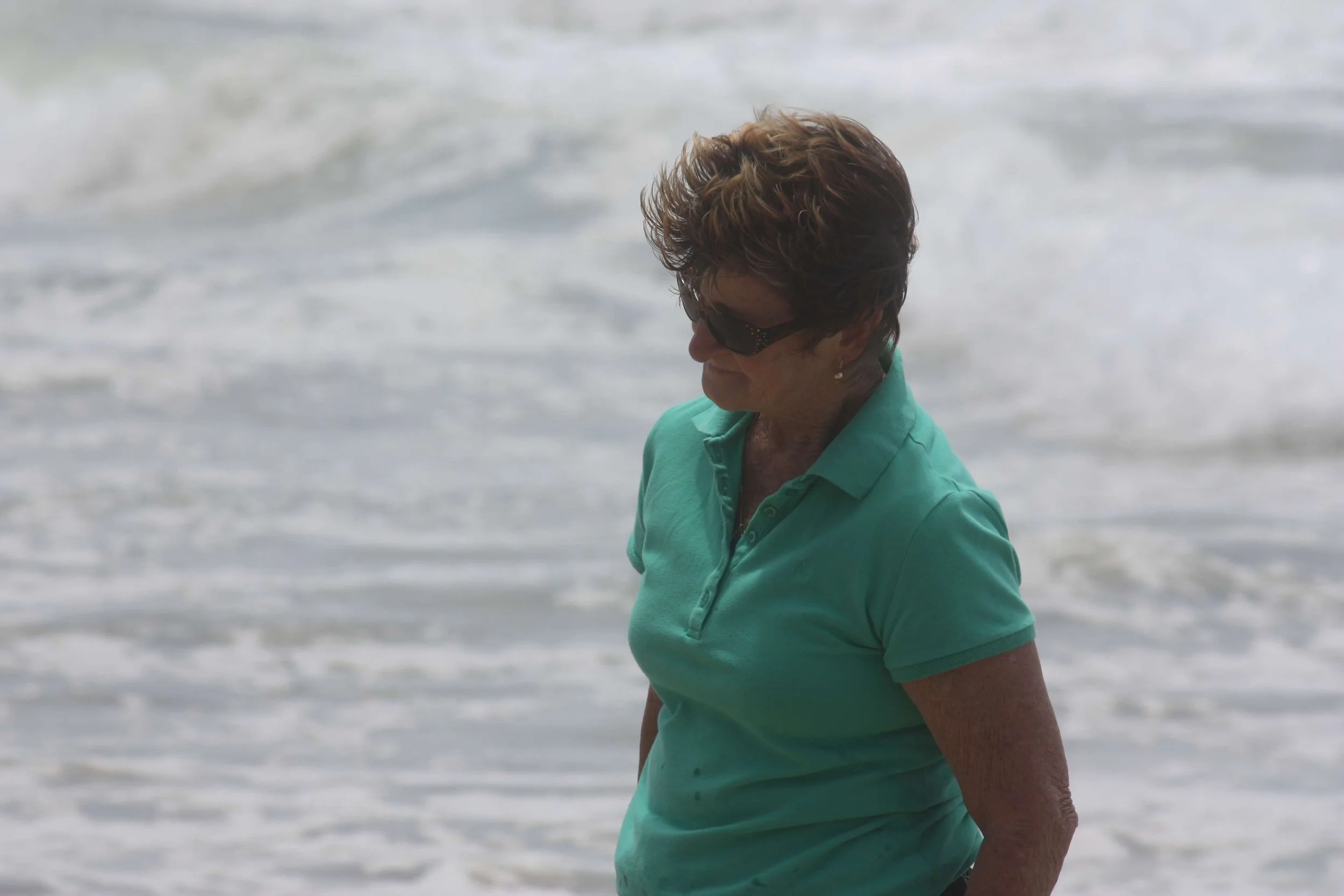 Mum - Brooms Head 30 Dec 2011.JPG