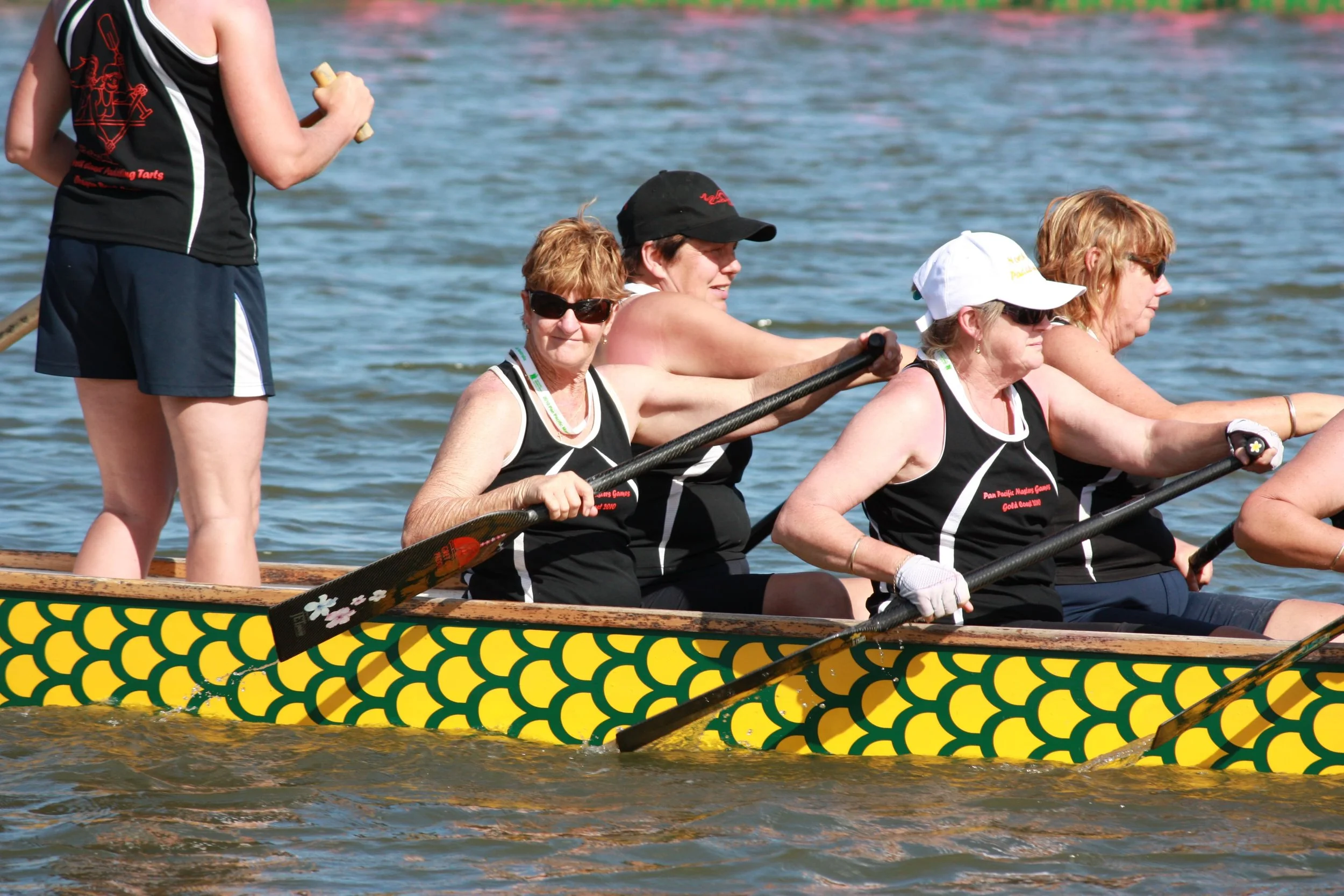 Mum - Dragon Boat 13 Nov 2010 (7).jpg