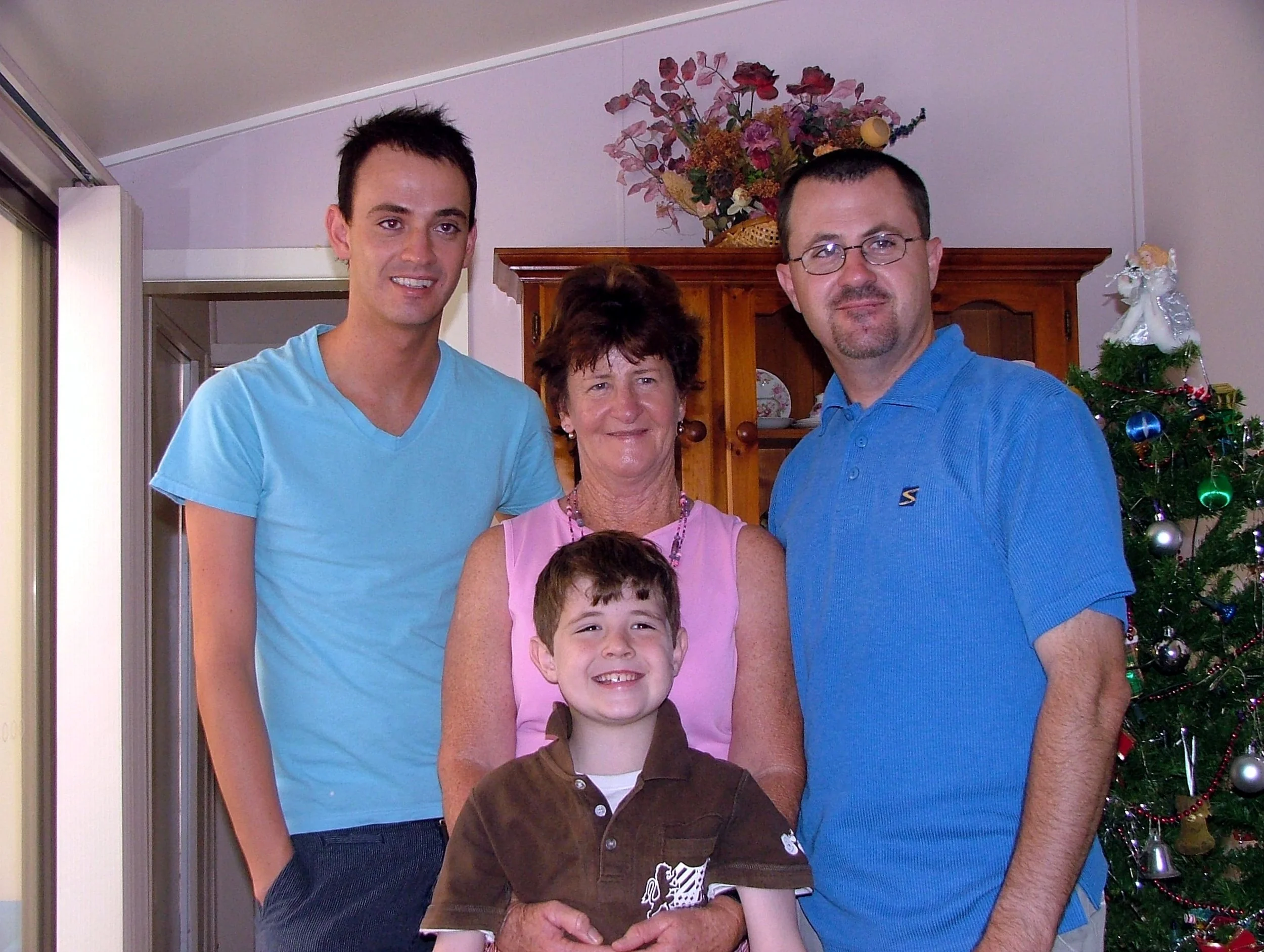 Christopher, Mum, Paul, Matthew - Christmas 25 Dec 05.jpg