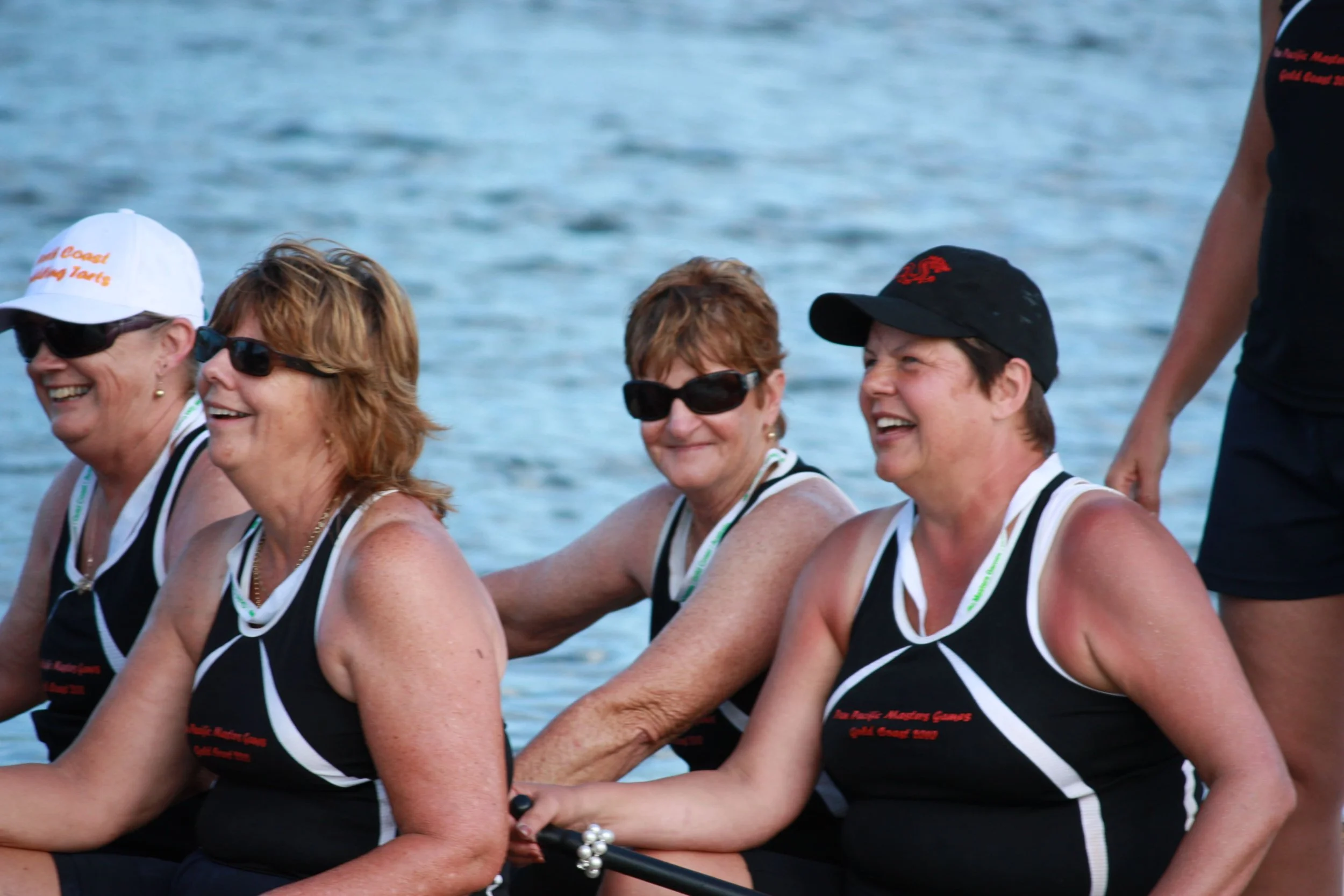 Mum - Dragon Boat 13 Nov 2010 (8).jpg