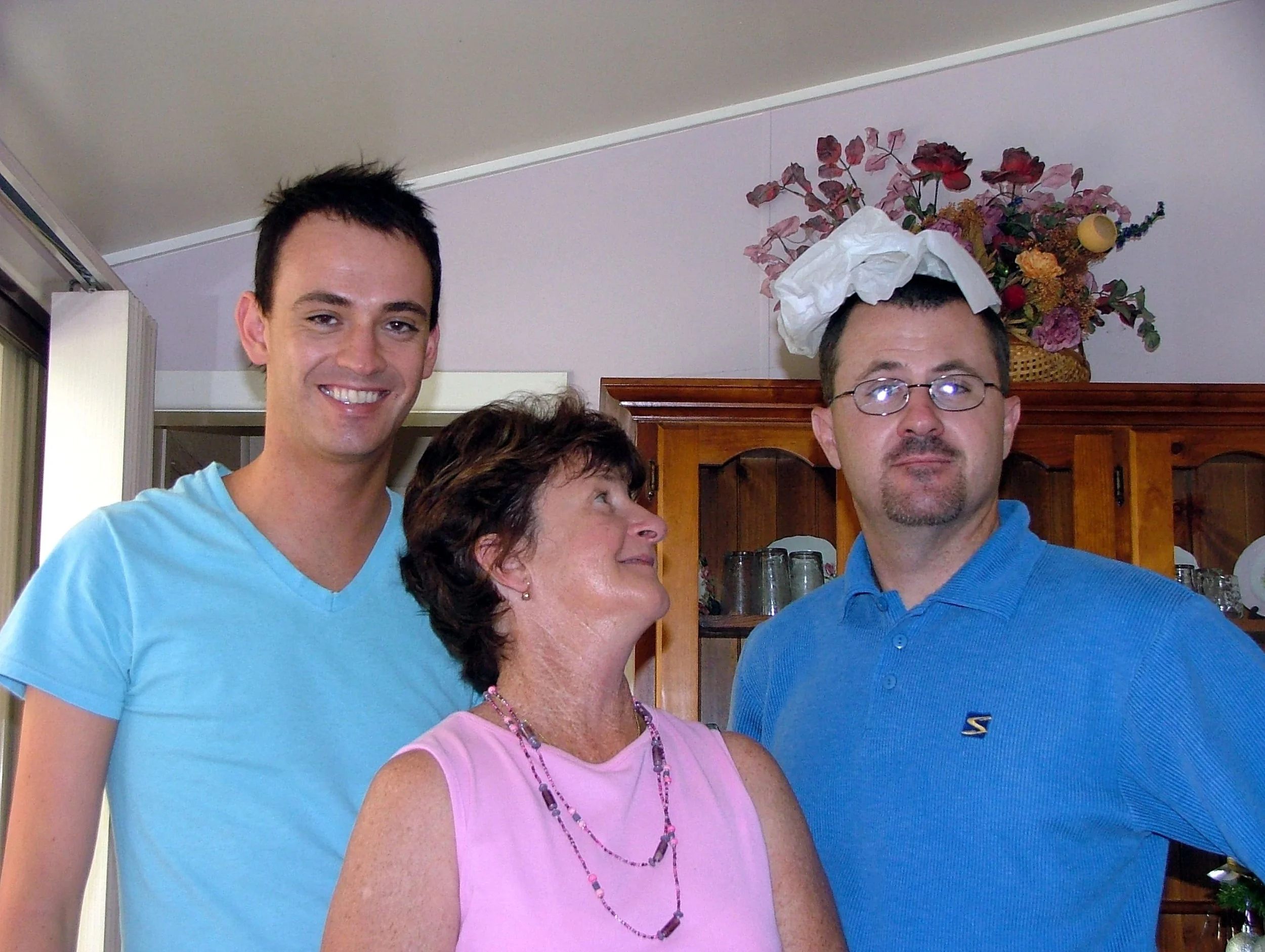 Christopher, Mum, Paul Hat - Christmas 25 Dec 05.jpg