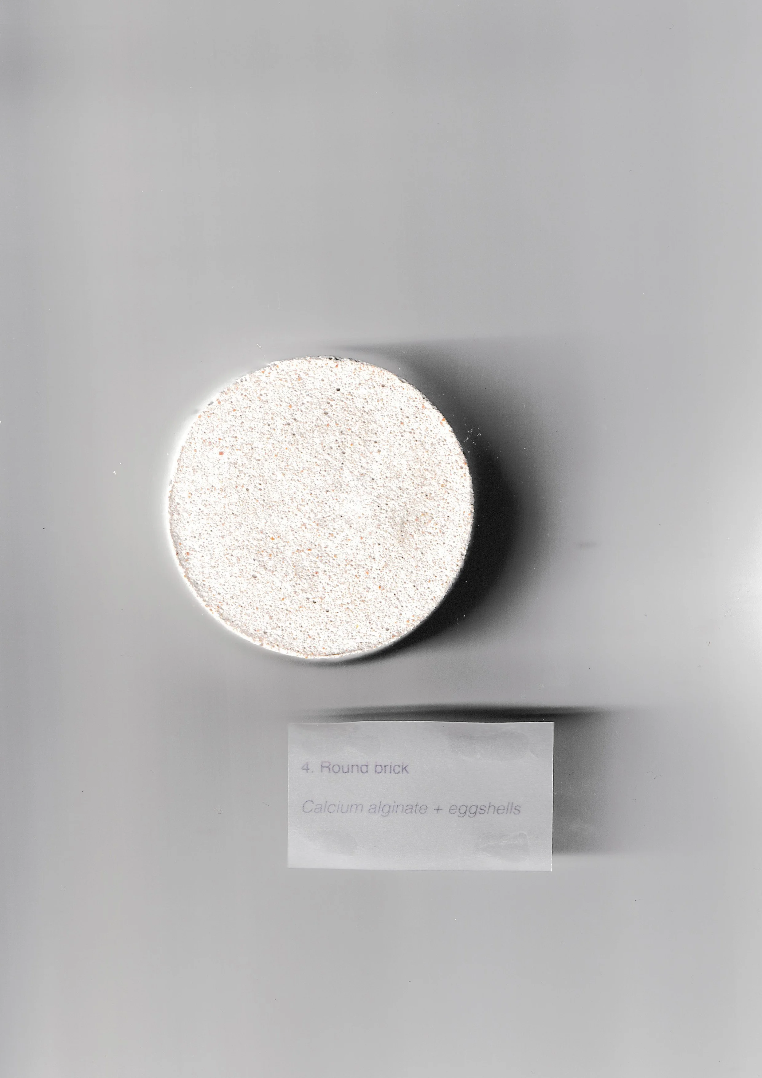 Eggshells and calcium alginate