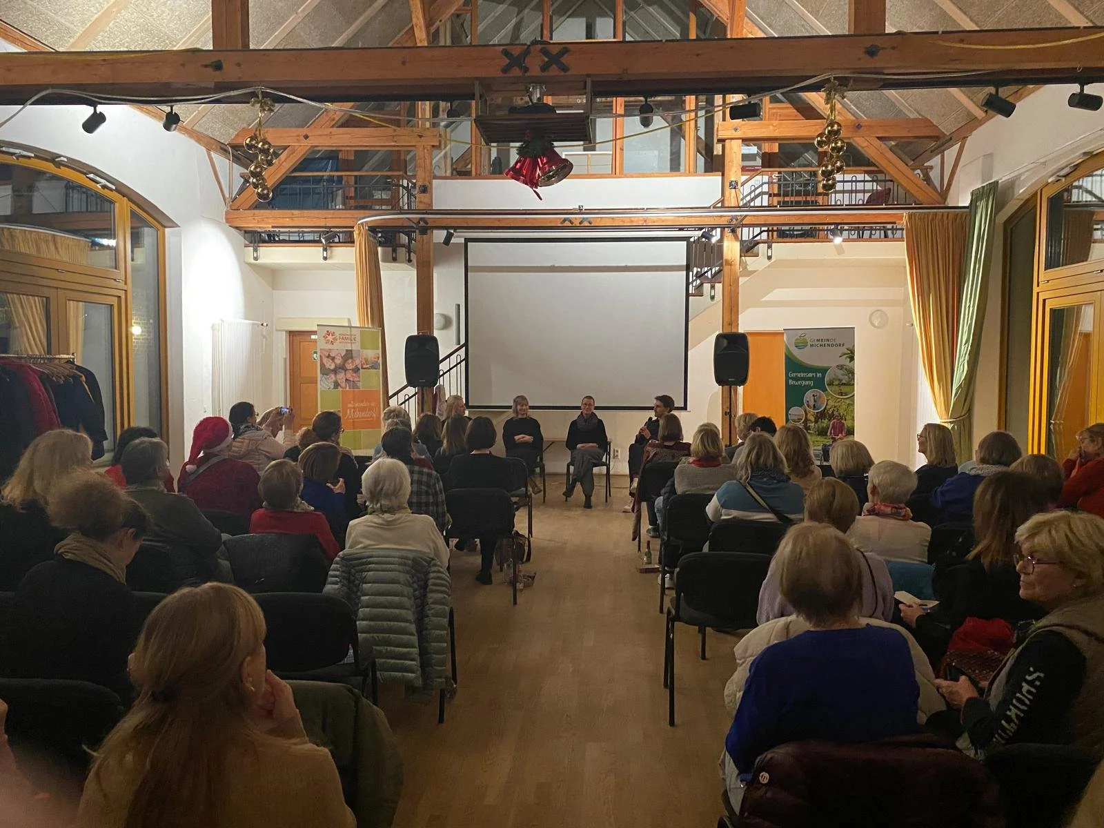 Das Publikum am Diskutieren