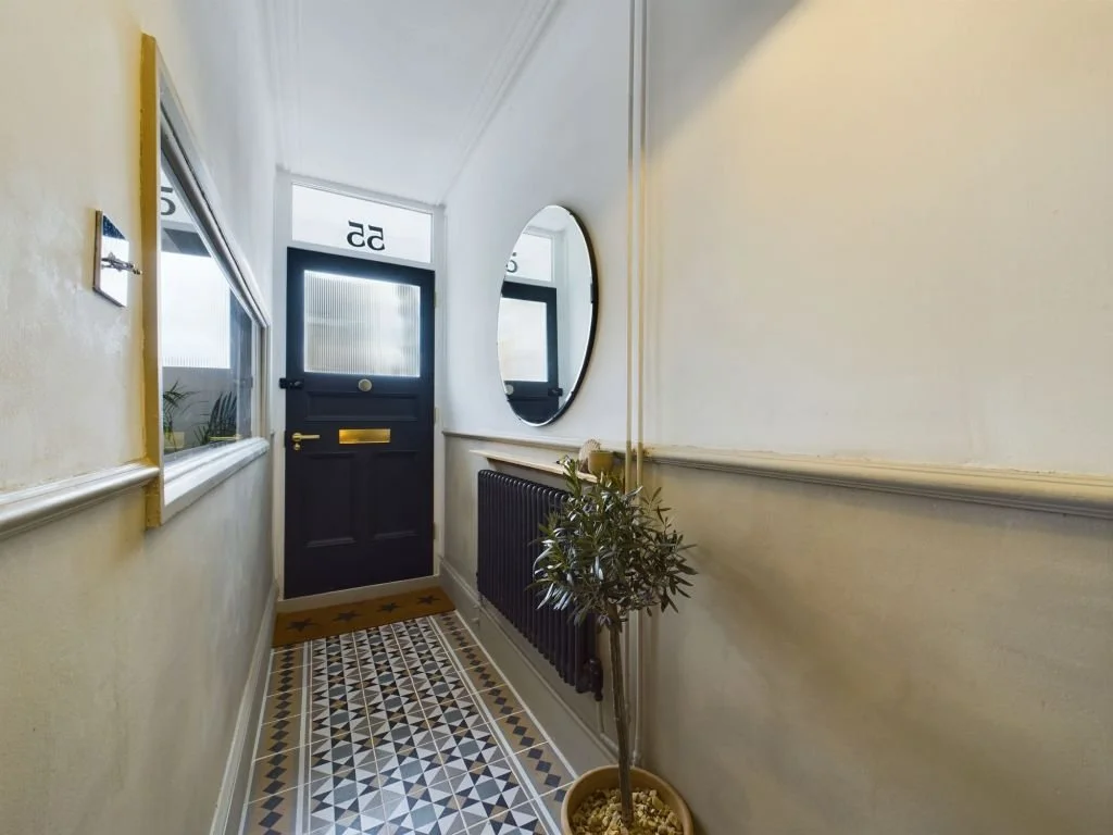 1718796263-hallway.jpg